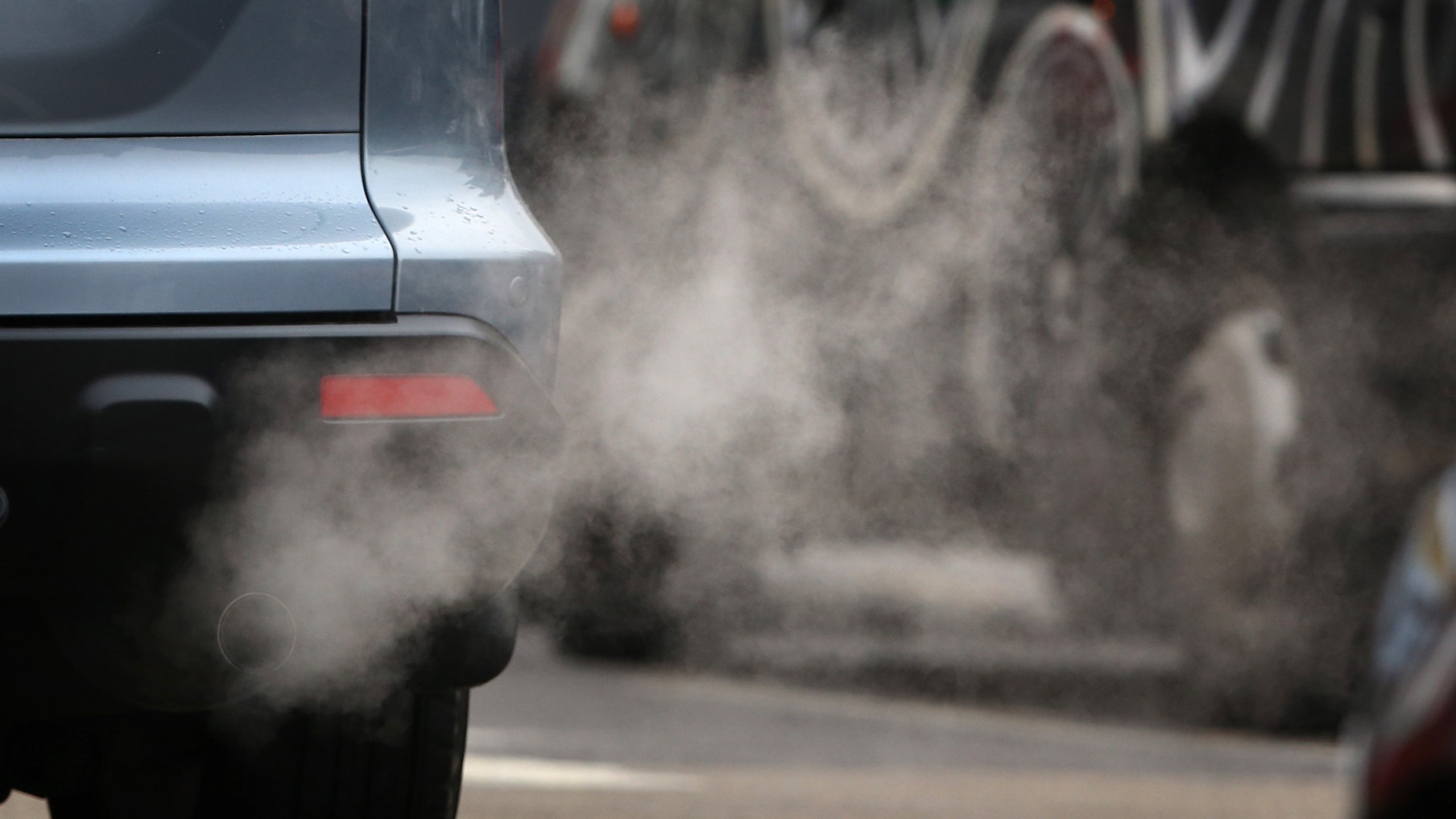 Exhaust fumes from a car in Putney High Street on January 10, 2013 in Putney, England. (Credit: Peter Macdiarmid/Getty Images)