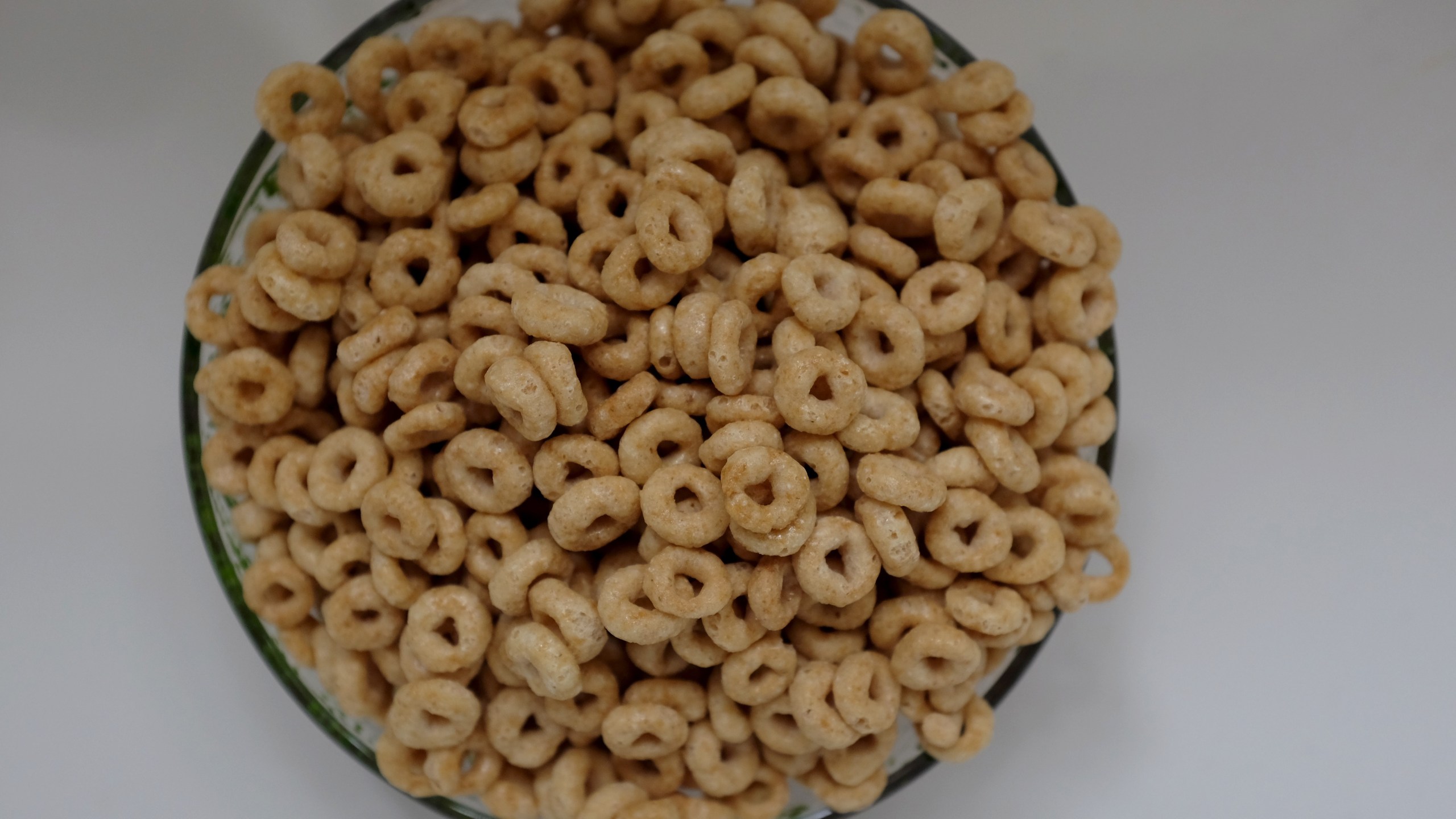 The General Mills cereal Honey Nut Cheerios is depicted in an illustration. (Credit: Joe Raedle/Getty Images)