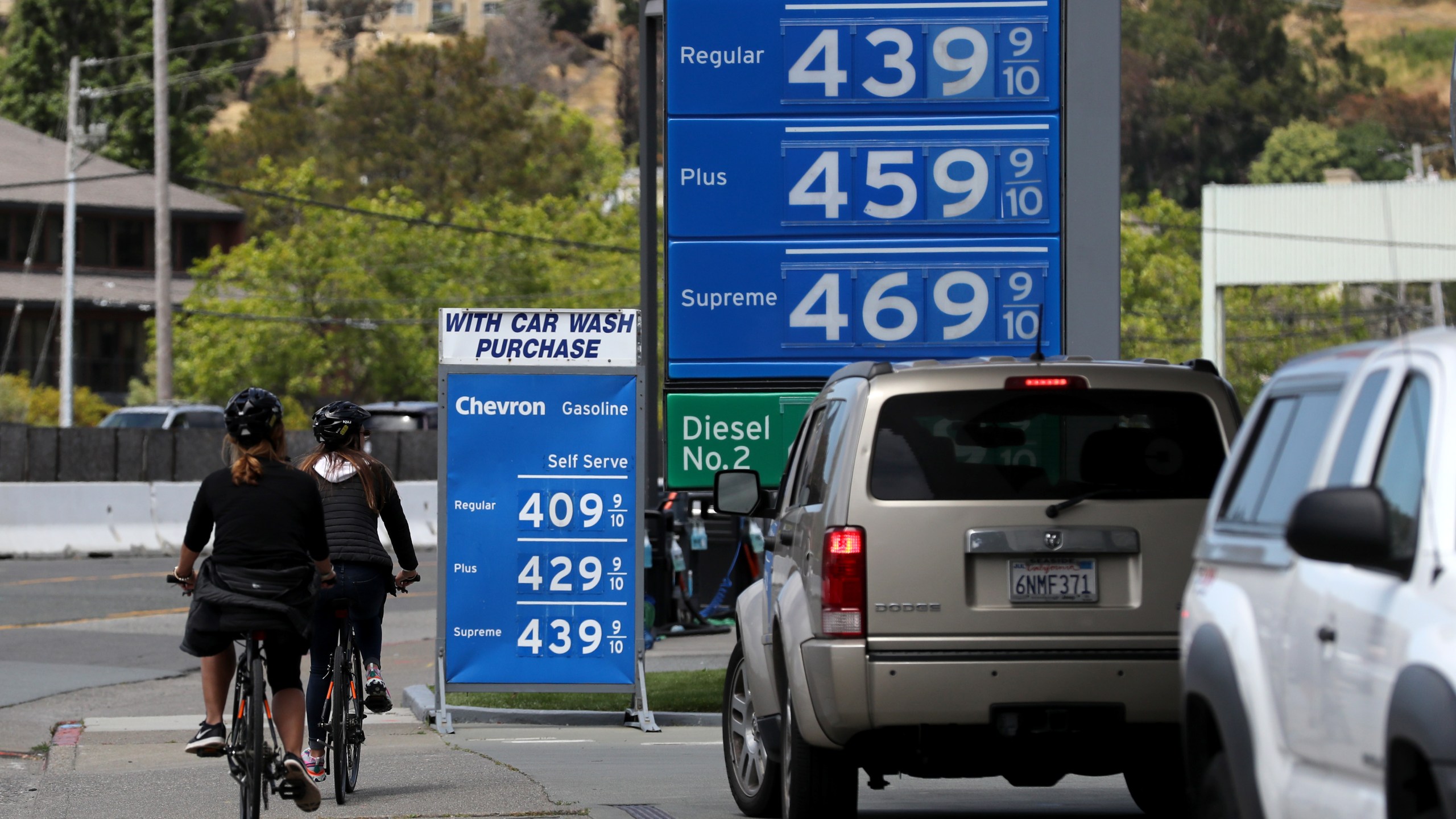 Gas prices over $4.00 a gallon are displayed at a gas station on May 24, 2019 in Mill Valley. (Credit: Justin Sullivan/Getty Images)