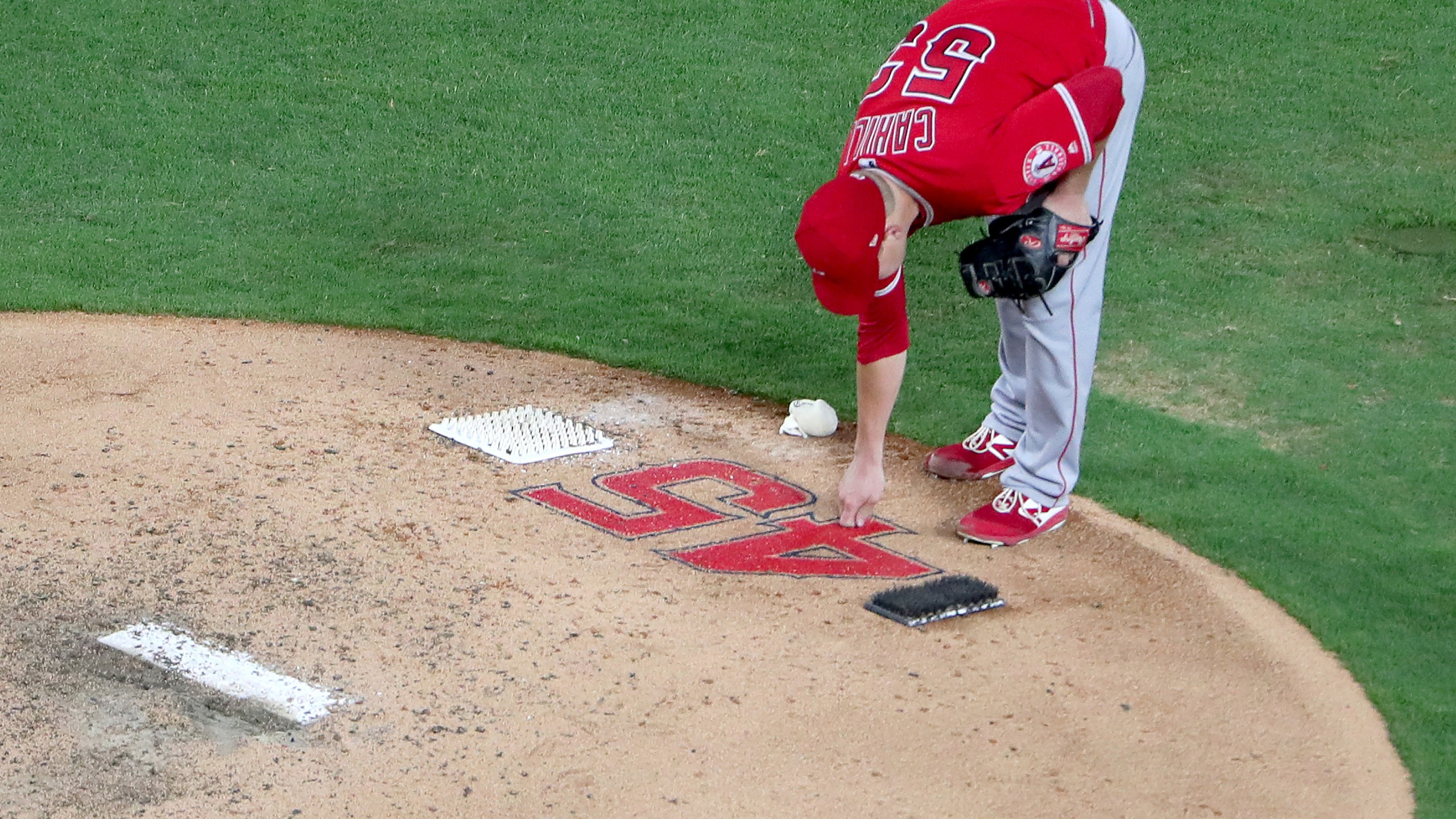 Trevor Cahill of the Los Angeles Angels takes the mound against the Texas Rangers in Arlington, Texas, on July 2, 2019. (Credit: Tom Pennington / Getty Images)