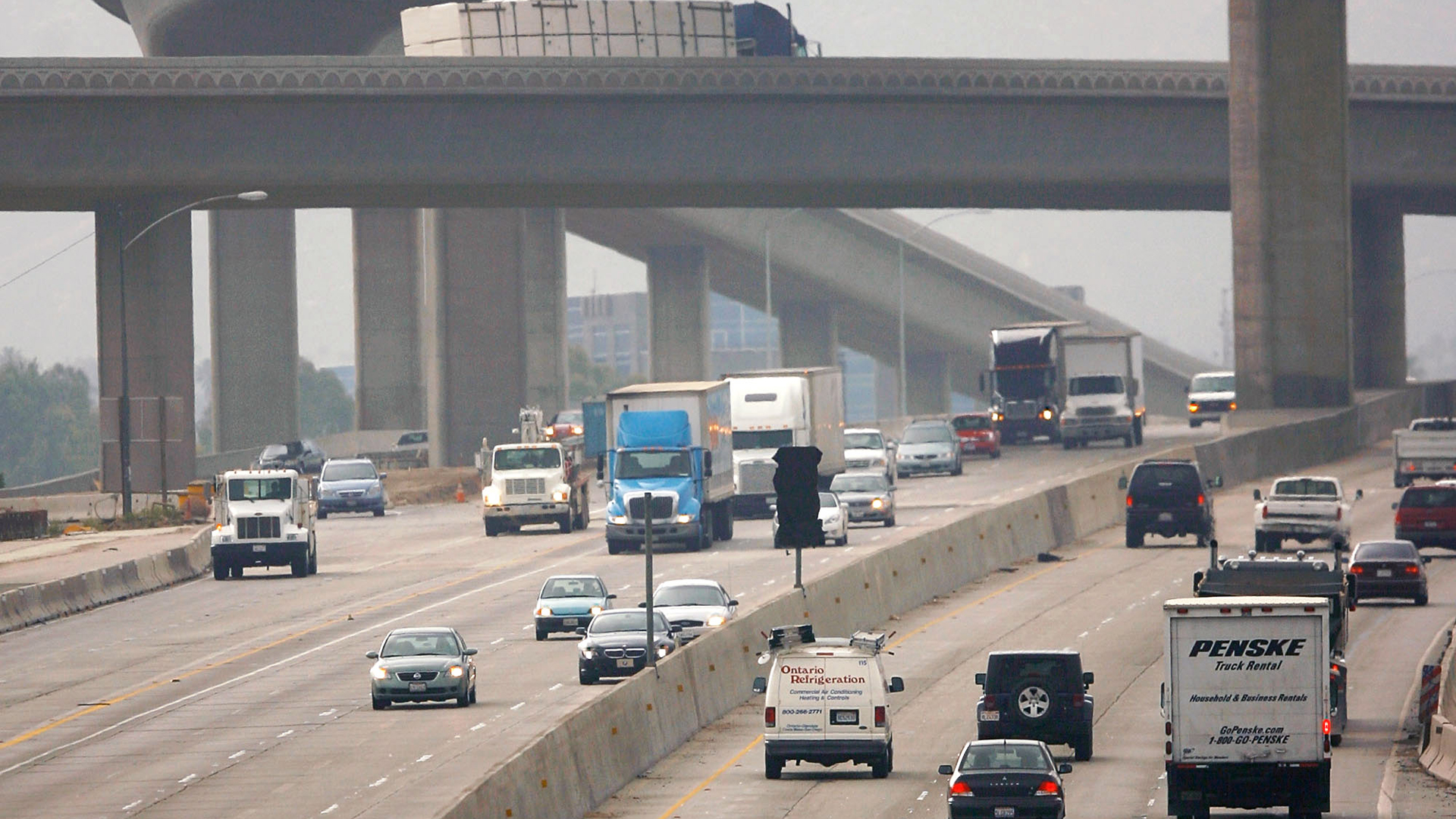 Traffic moves along the 60 Freeway in Riverside in this file photo. (Credit: David McNew/Getty Images)