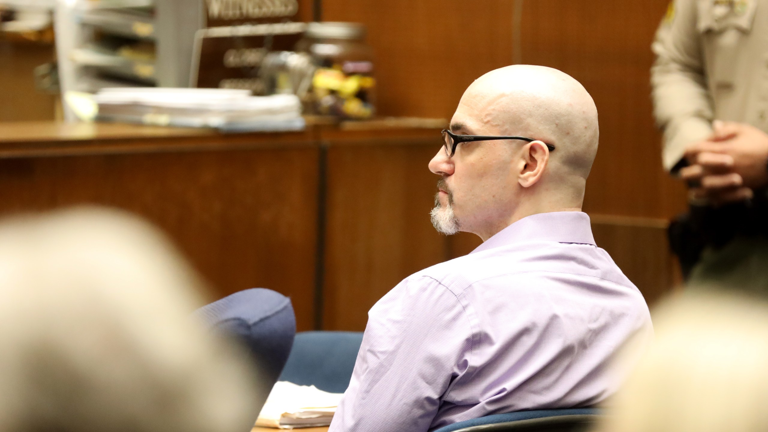 Michael Gargiulo, known as the “Hollywood Ripper,” listens as Ashton Kutcher testifies during Gargiulo’s trial on May 29, 2019, in Los Angeles. (Credit: Frederick M. Brown/Getty Images)