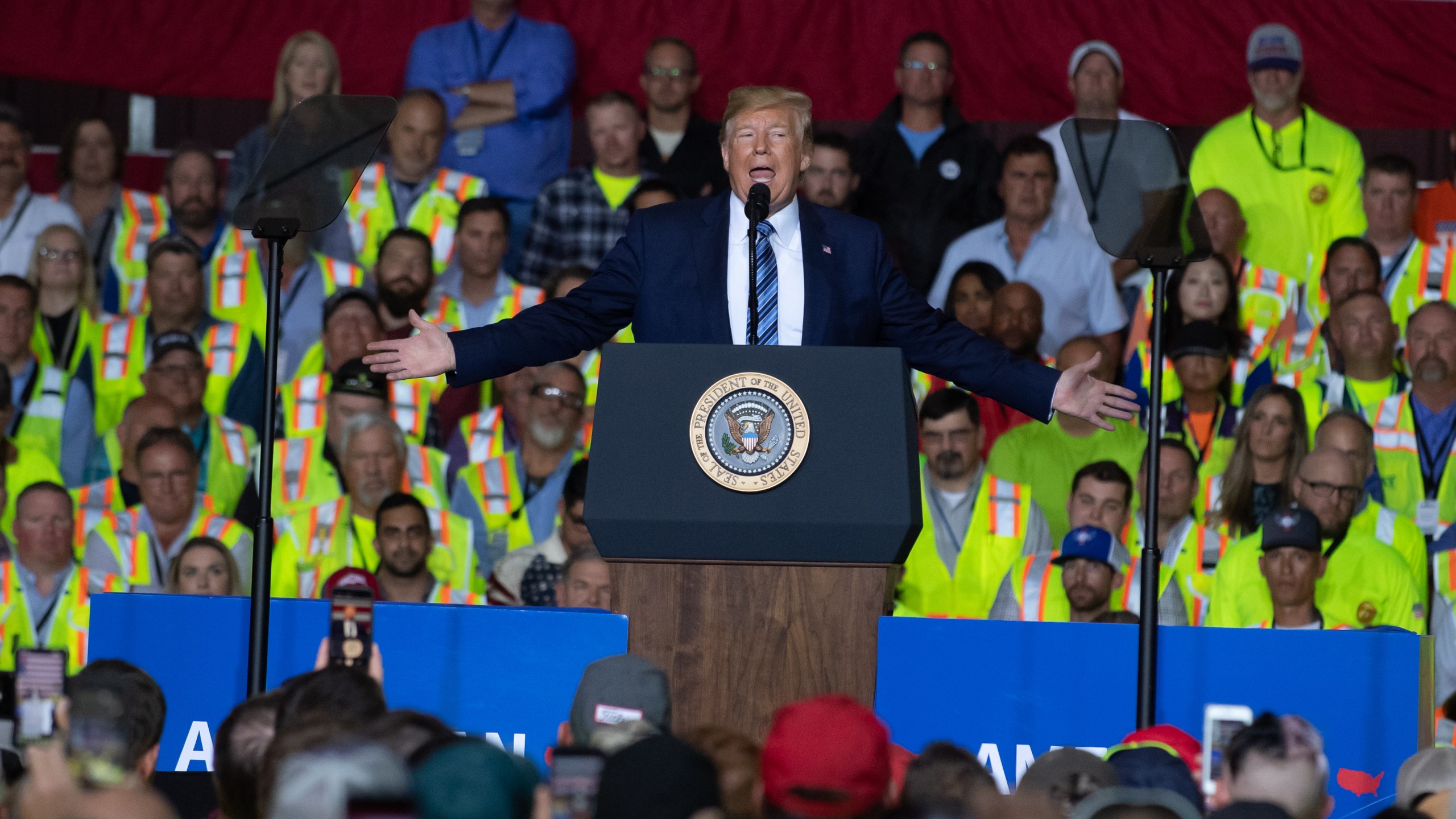 President Donald Trump speaks to 5000 contractors at the Shell Chemicals Petrochemical Complex on August 13, 2019 in Monaca, Pennsylvania. (Credit: Jeff Swensen/Getty Images)