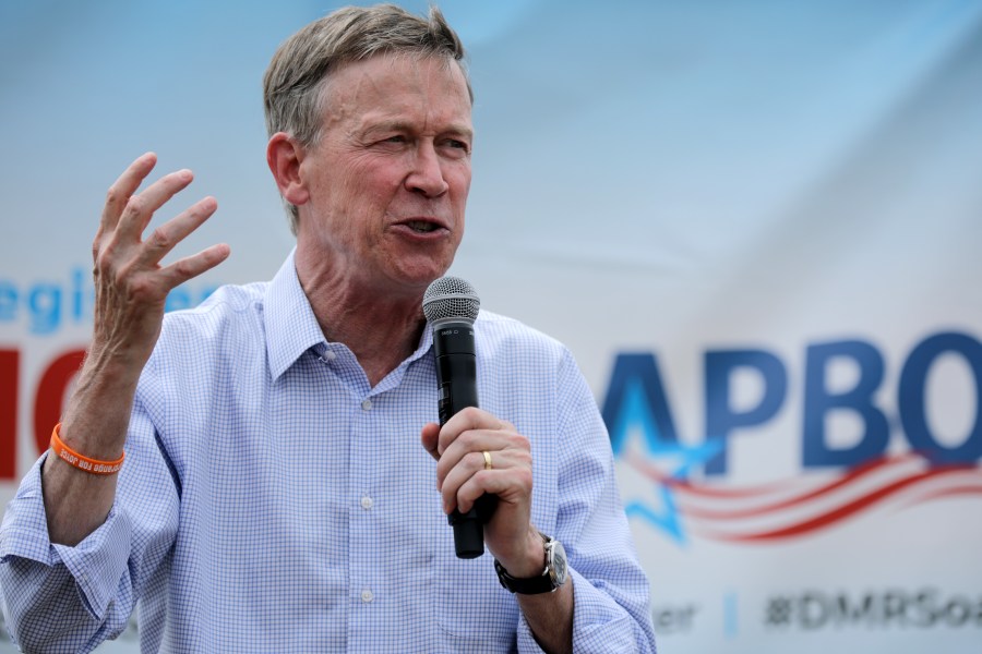 Democratic presidential candidate and former Colorado Governor John Hickenlooper delivers a campaign speech at the Iowa State Fair in Des Moines on Aug. 10, 2019. (Credit: Chip Somodevilla/Getty Images)