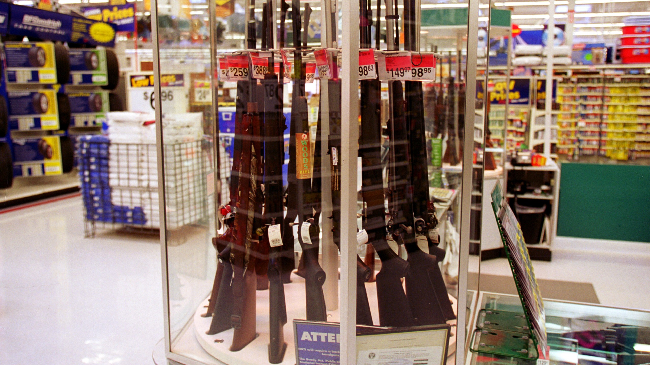 Guns for sale at a Walmart, July 19, 2000. (Credit: by Newsmakers)