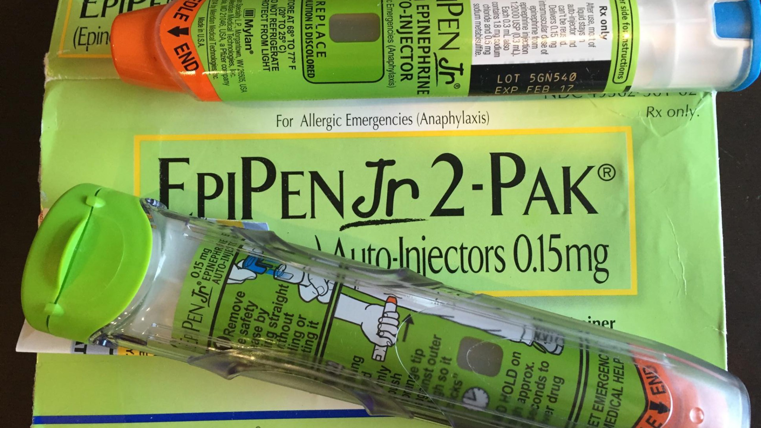 This August 24, 2016 photo taken in Hudson, Wisconsin shows Epipens, used to counteract allergic reactions. (Credit: LUCAS TRIEB/AFP/Getty Images)