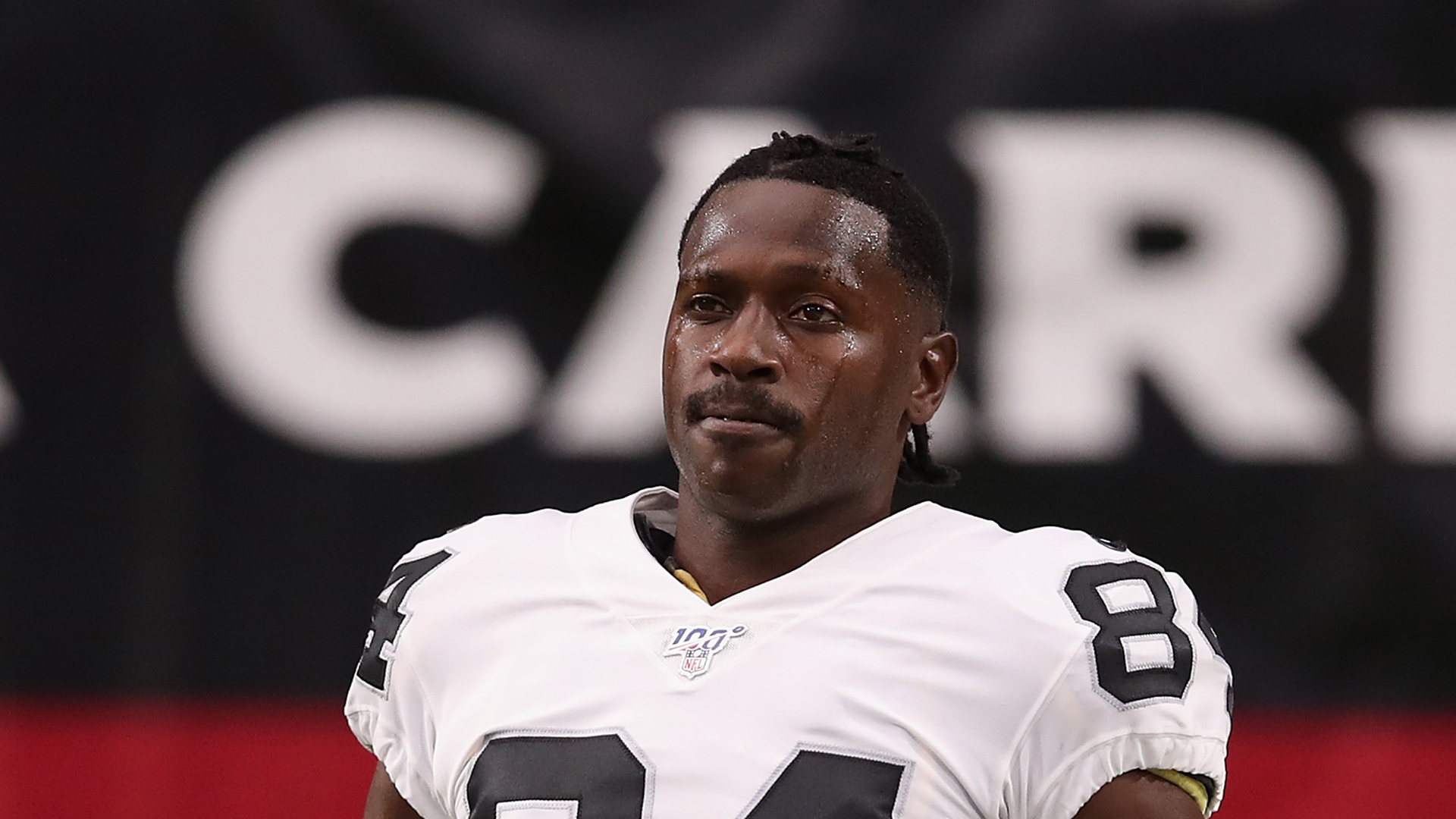 Wide receiver Antonio Brown #84 of the Oakland Raiders warms up before the NFL preseason game against the Arizona Cardinals at State Farm Stadium on August 15, 2019 in Glendale, Arizona. (Credit: Christian Petersen/Getty Images)