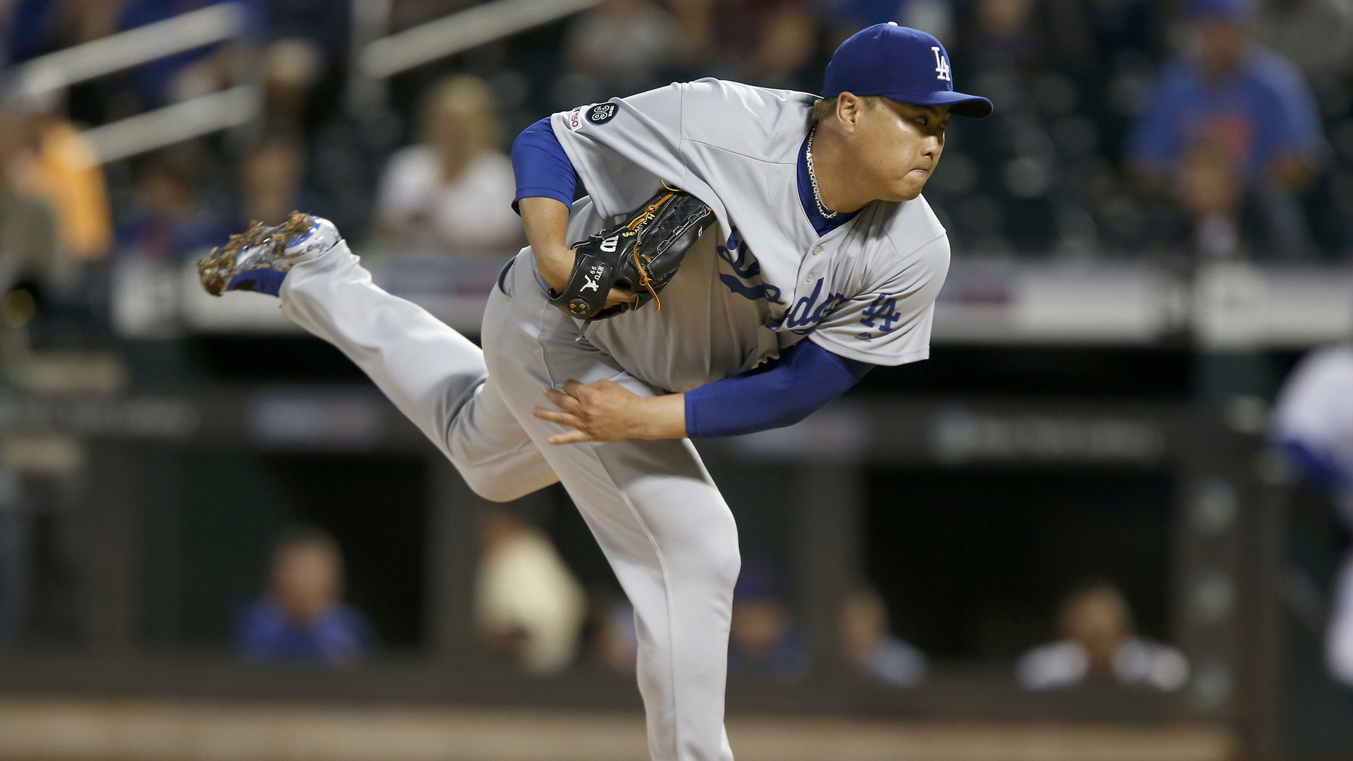 Hyun-Jin Ryu #99 of the Los Angeles Dodgers pitches in the first inning against the New York Mets at Citi Field on September 14, 2019 in New York City. (Credit: Jim McIsaac/Getty Images)