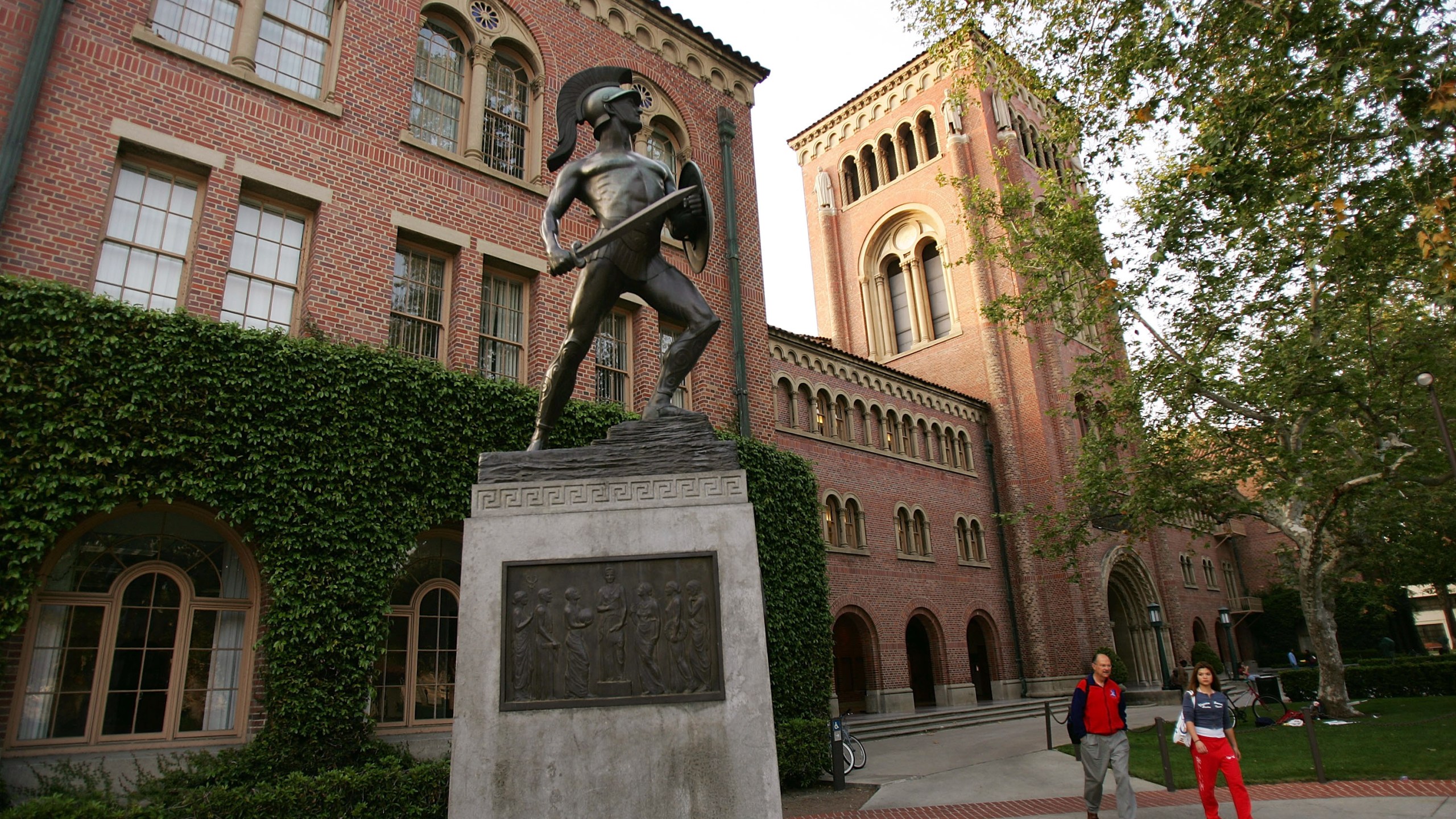 A statue of the school mascot, the Trojan, stands on the campus of the University of Southern California (USC) on March 6, 2007 in Los Angeles, California. (Credit: David McNew/Getty Images)