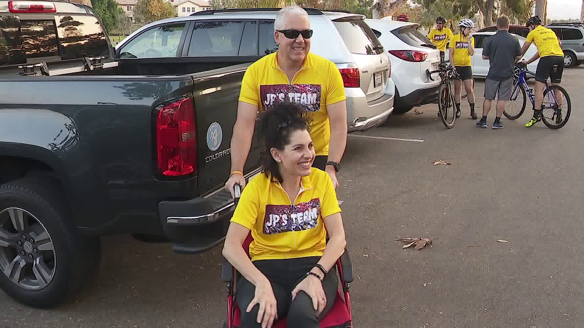 Jennifer and Kevin Paxton arrive for a training session with other members of JP's Team. (Credit: KTLA)