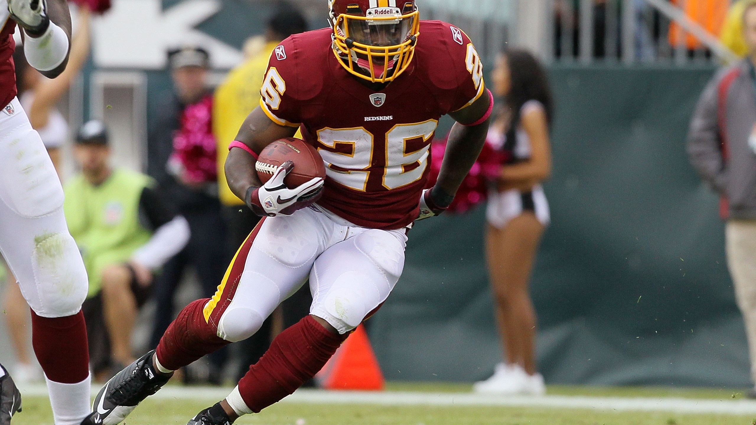 Clinton Portis #26 of the Washington Redskins runs the ball against the Philadelphia Eagles on Oct. 3, 2010 in Philadelphia. (Credit: Jim McIsaac/Getty Images)