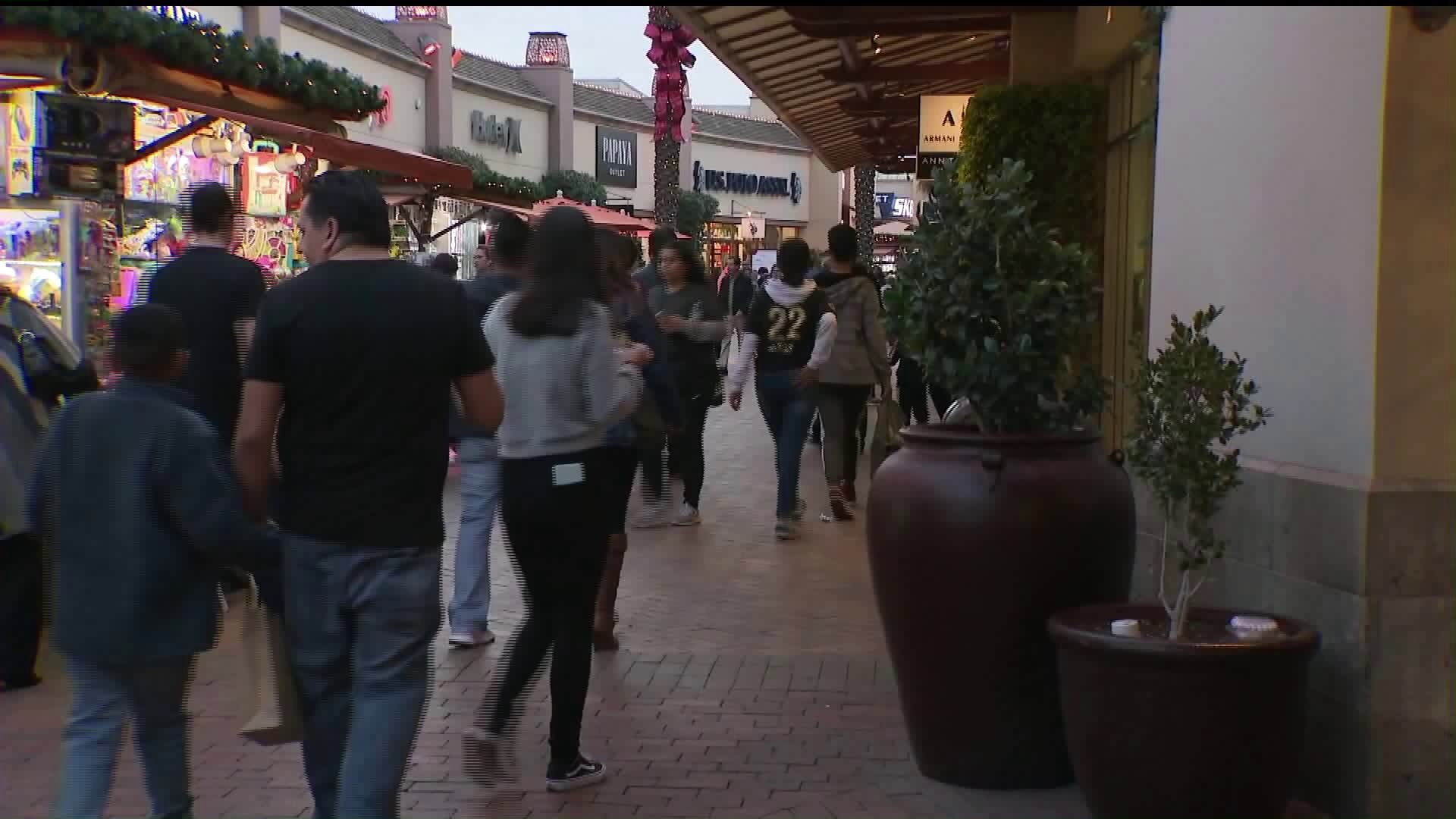 Shoppers flooded the Citadel Outlets in Commerce on "Super Saturday," Dec. 21, 2019. (Credit: KTLA)