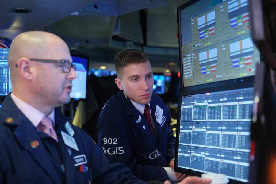 Traders work on the floor of the New York Stock Exchange on Jan. 27, 2020 in New York City. (Credit: Spencer Platt/Getty Images)