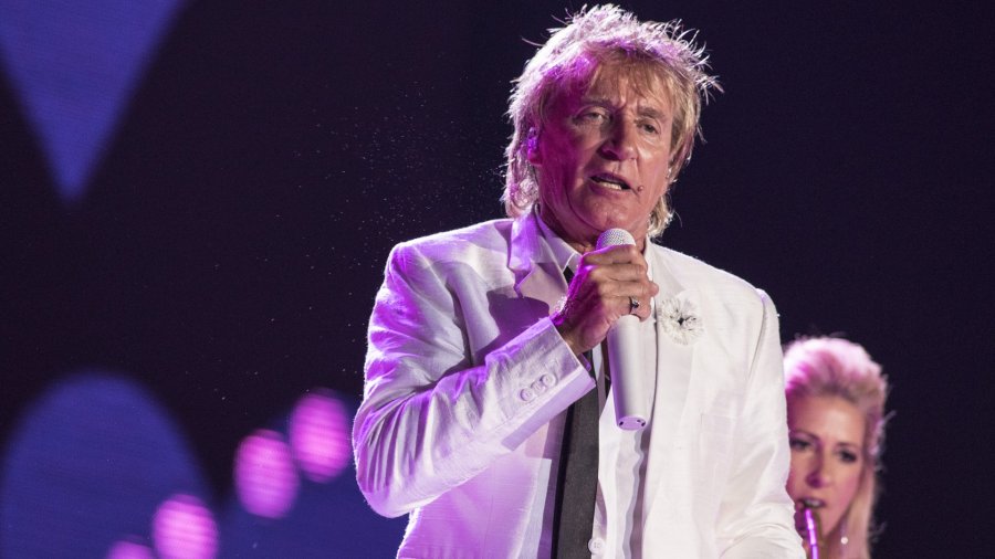 Rod Stewart performs at 2015 Rock in Rio on Sept. 20, 2015, in Rio de Janeiro, Brazil. (Credit: Raphael Dias/Getty Images)