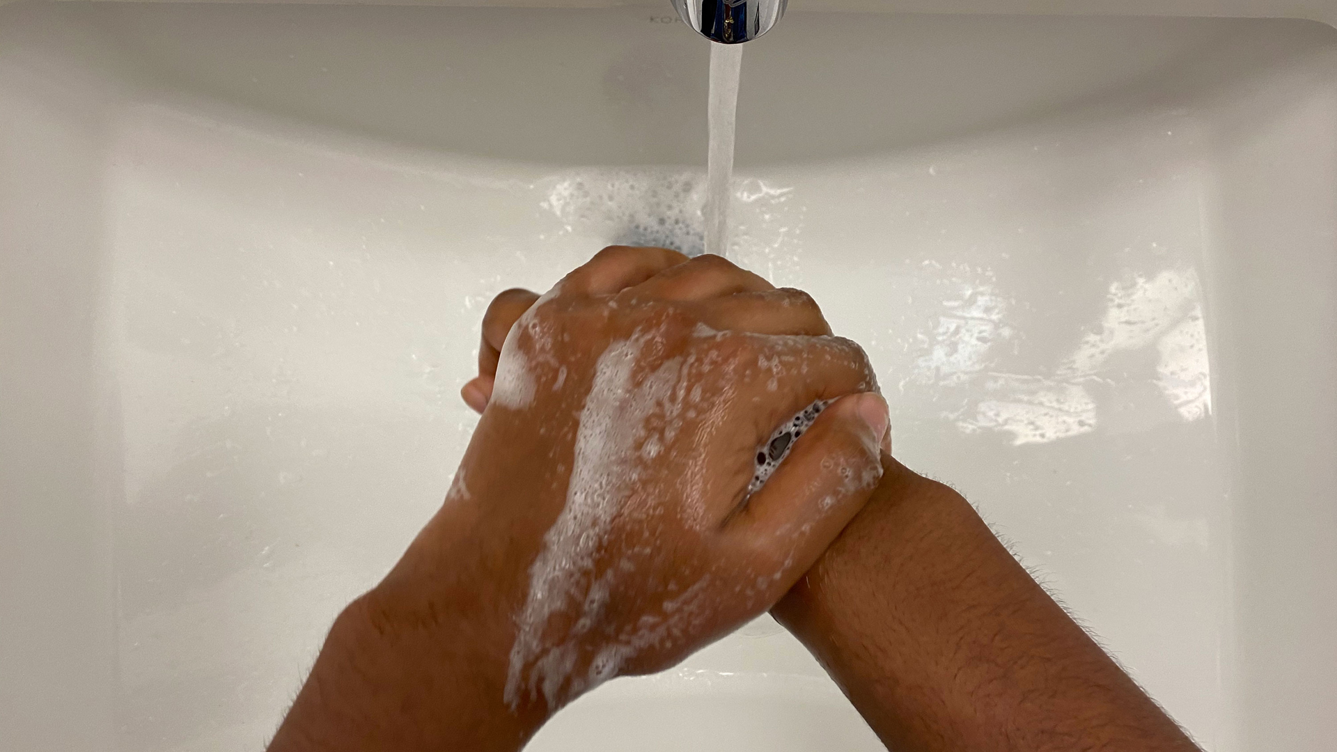 The CDC says the best way to prevent transmission of the novel coronavirus is by thoroughly washing your hands with soap and water (Scottie Andrew/CNN)