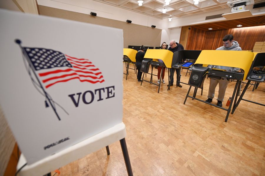 People cast their ballot during the presidential primary vote in Glendale on Super Tuesday, March 3, 2020. (ROBYN BECK/AFP via Getty Images)