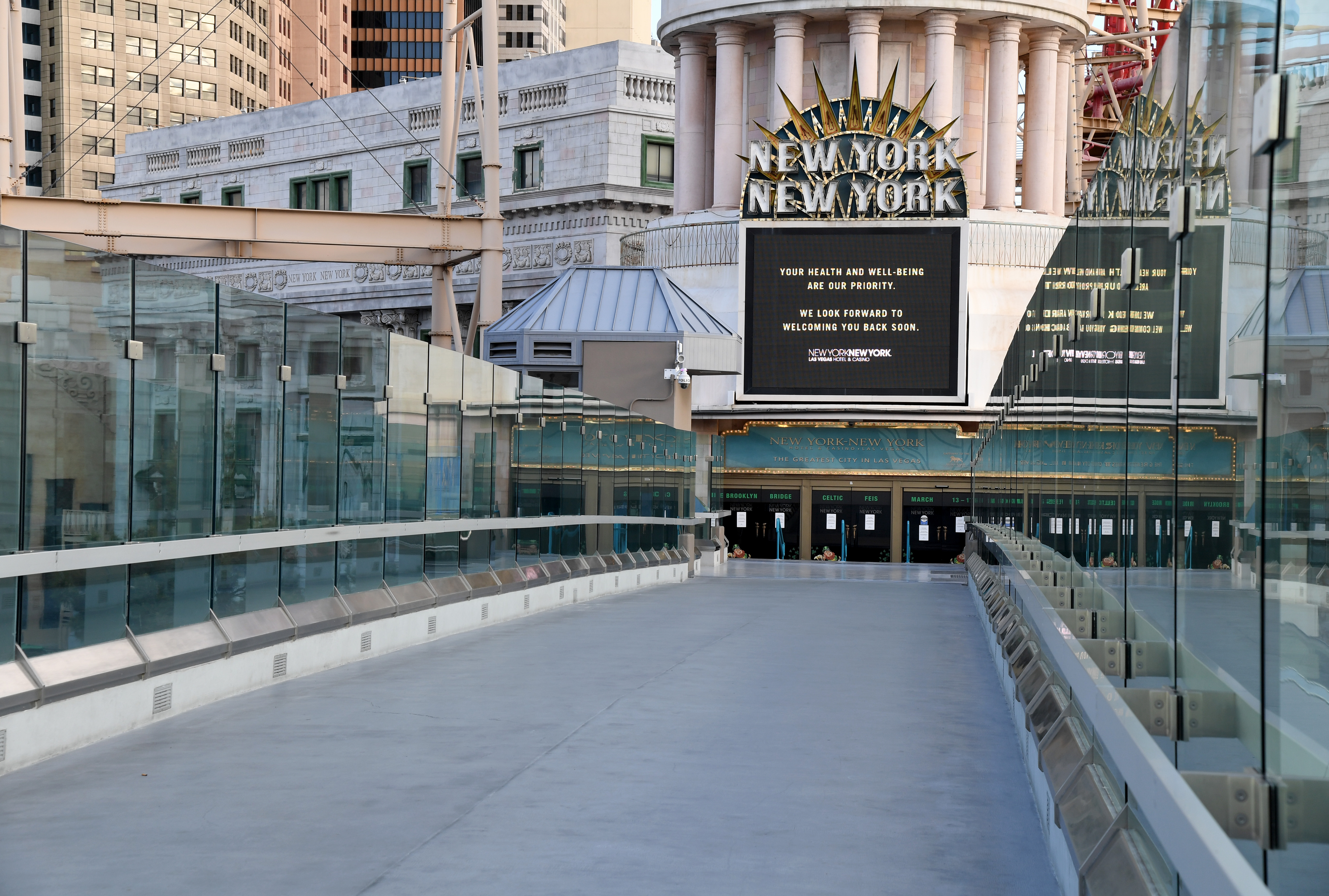 A sign at an entrance at the New York-New York Hotel & Casino displays a message after the Las Vegas Strip resort was closed as the coronavirus continues to spread across the U.S. on March 17, 2020. (Credit: Ethan Miller / Getty Images)