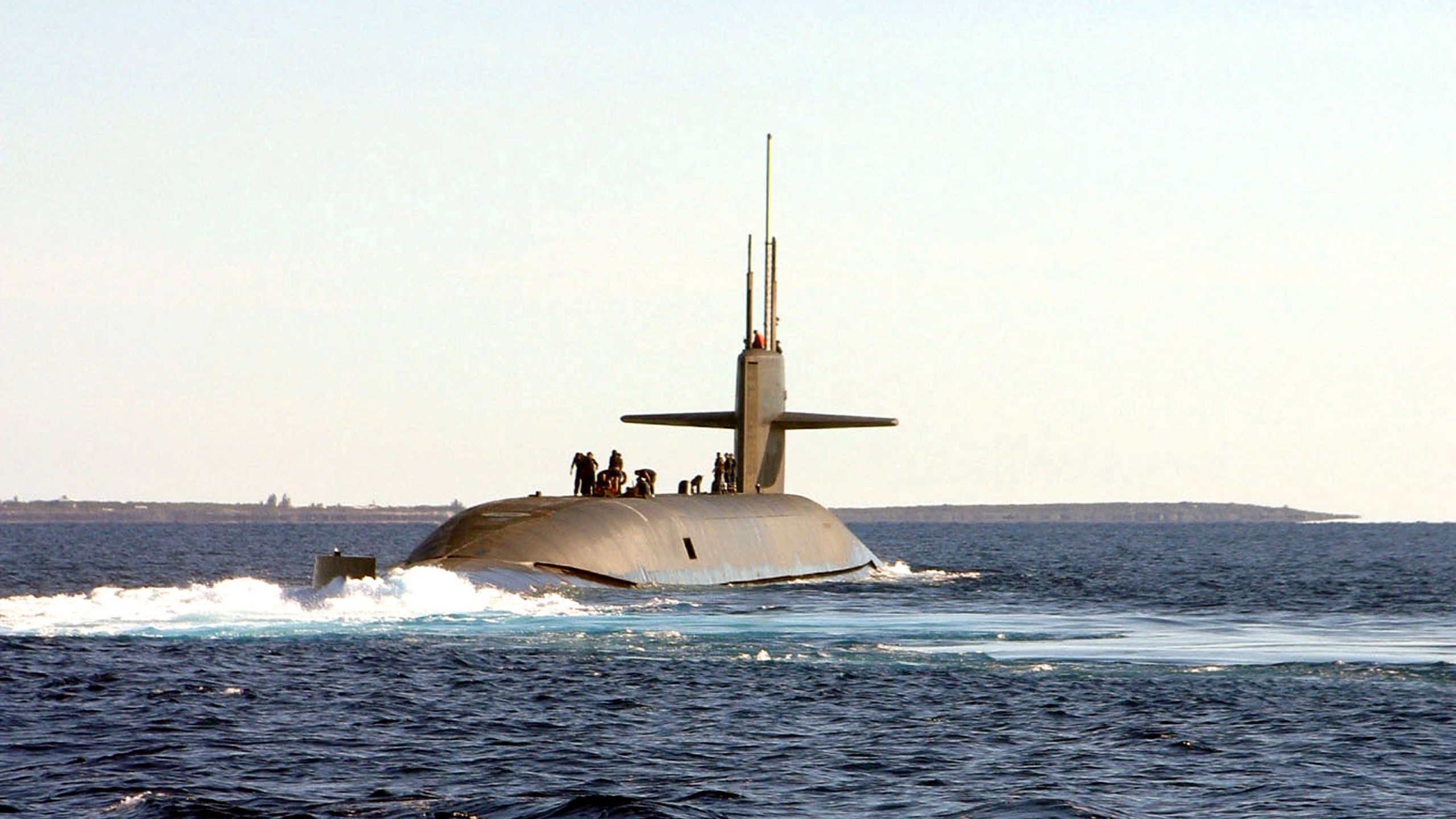 The USS Florida sails on Jan. 22, 2003, off the coast of the Bahamas. (David Nagle/U.S. Navy/Getty Images)