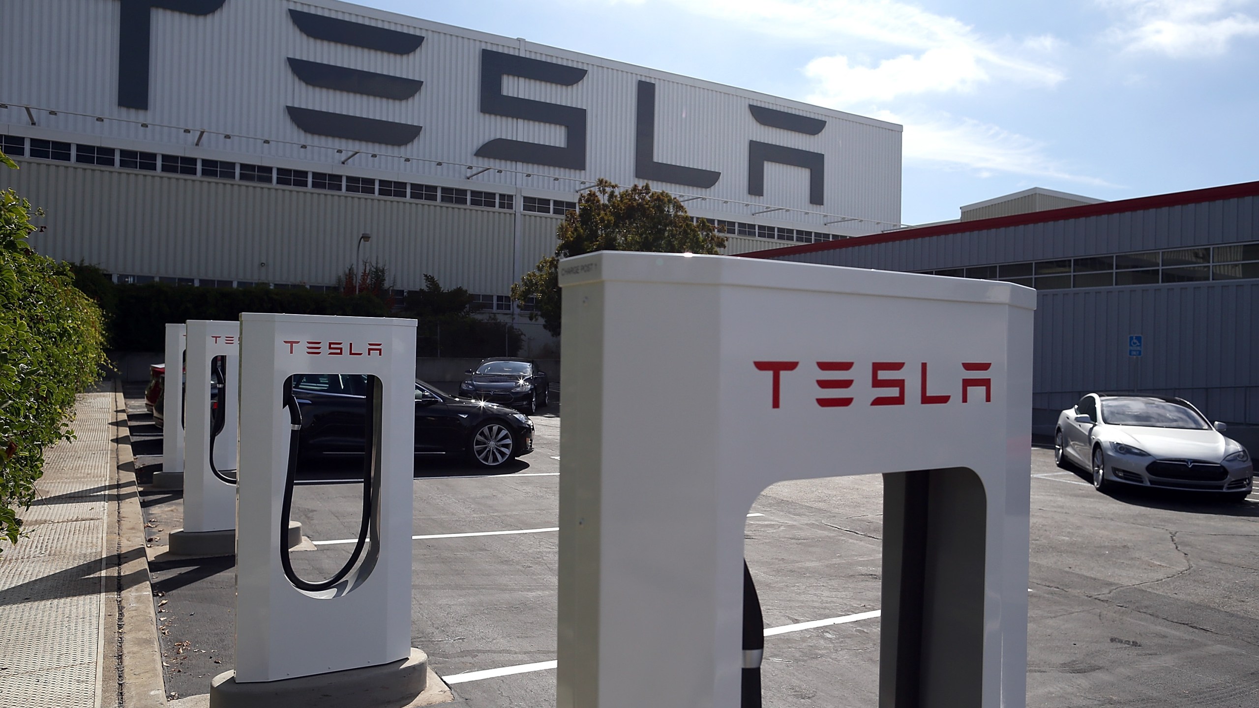 The Tesla Factory is seen on Aug. 16, 2013 in Fremont, California. (Justin Sullivan/Getty Images)