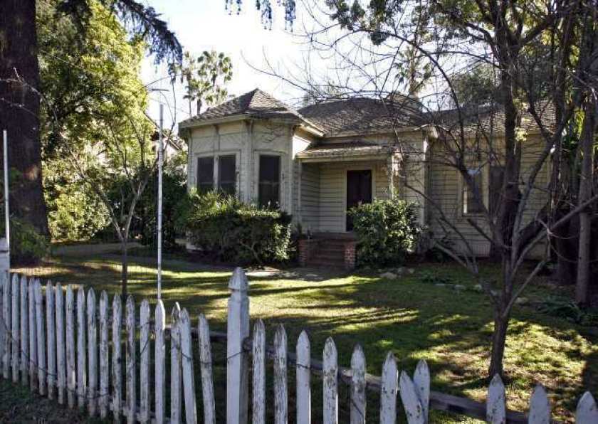 Caltrans bought homes such as this one in Pasadena from the 1950s to the 1970s to make way for the now-aborted 710 Freeway extension into Pasadena. (Raul Roa / Los Angeles Times)