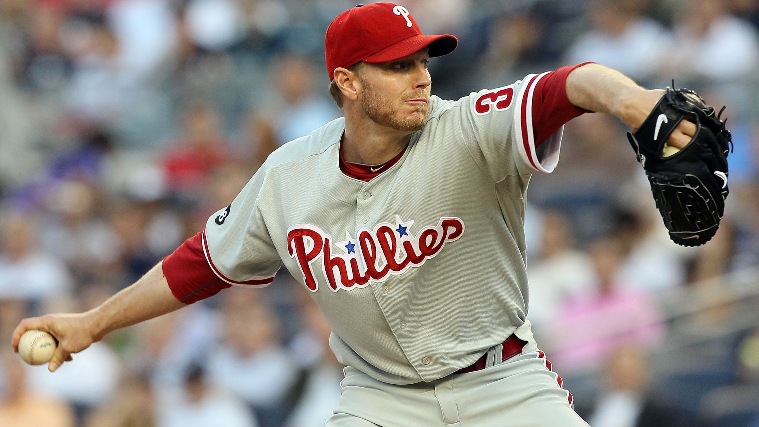 Roy Halladay of the Philadelphia Phillies delivers a pitch against the New York Yankees on June 15, 2010 at Yankee Stadium. (Jim McIsaac/Getty Images)