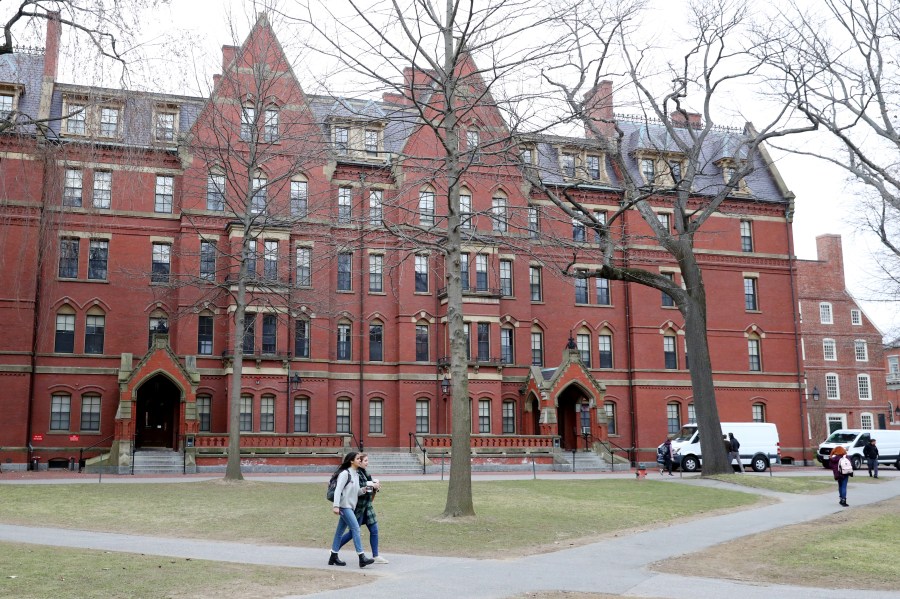 Students walk through Harvard Yard on the campus of Harvard University on March 12, 2020, in Cambridge, Massachusetts. (Maddie Meyer/Getty Images)