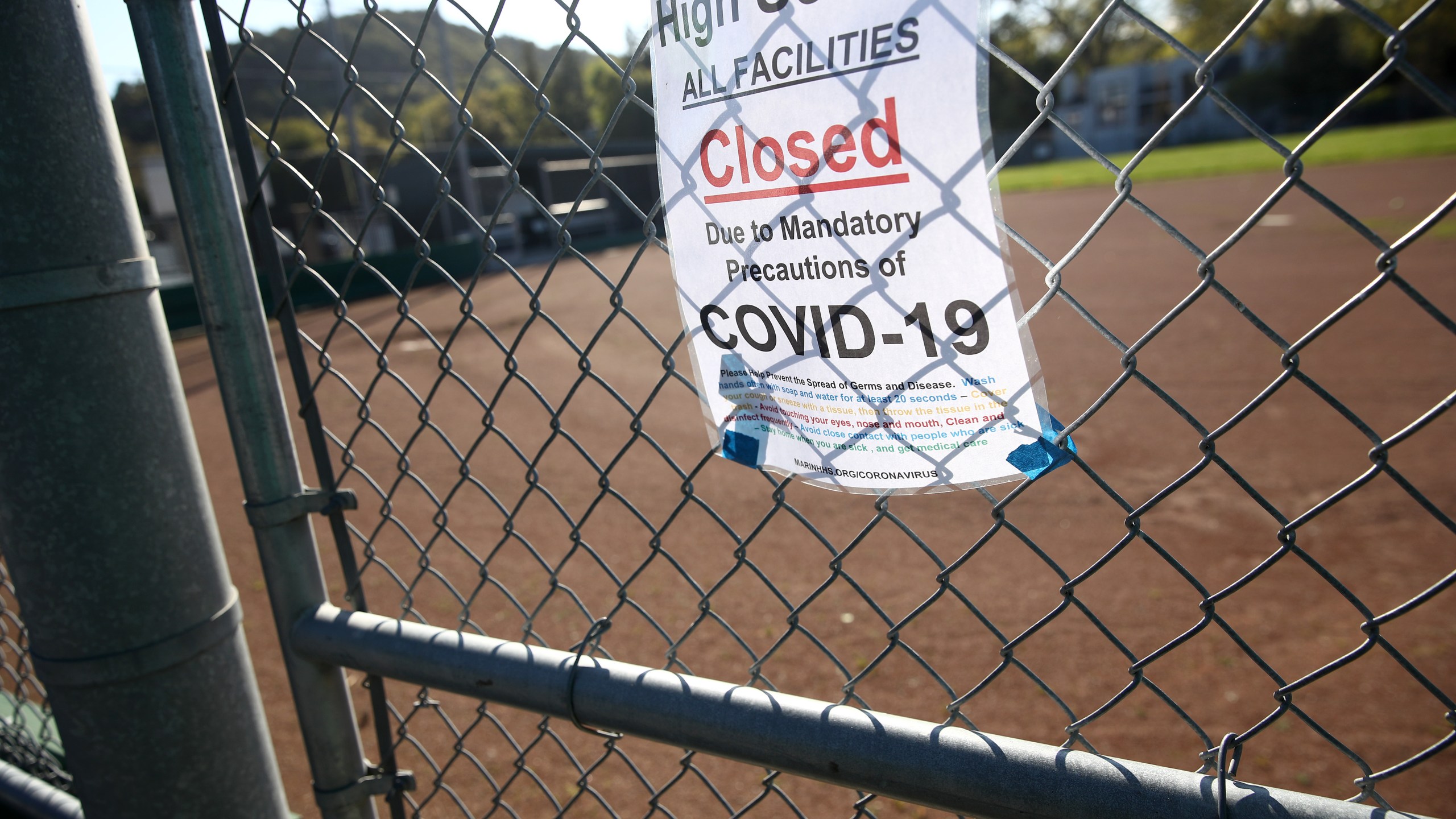 On March 31, 2020, a closure sign is seen outside Sir Francis Drake High School in San Anselmo. (Ezra Shaw/Getty Images)