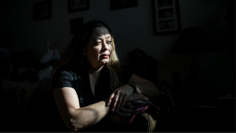 Dorian Martinez wants her 17-year-old son released from a juvenile detention camp early since he suffers from asthma.(Gina Ferazzi / Los Angeles Times)