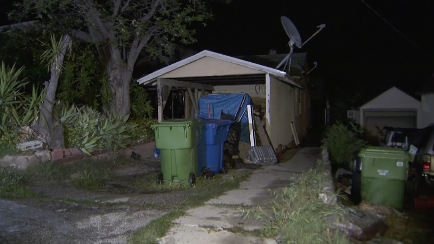 Crews investigate a fire that left one person dead in Tujunga on April 21, 2020. (KTLA)