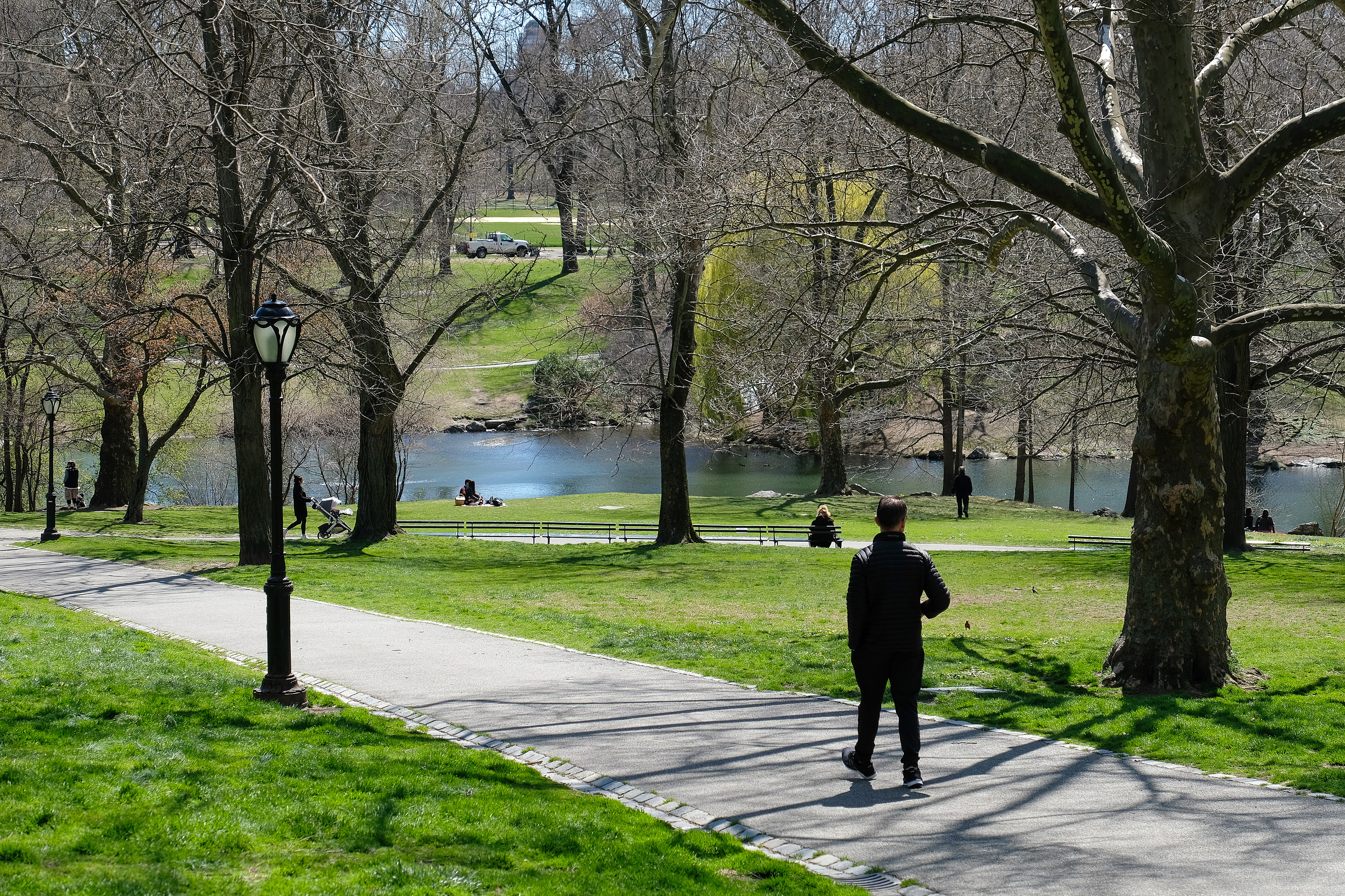 People are seen in Central Park as the coronavirus continues to spread across the United States on April 2, 2020 in New York City. The coronavirus (COVID-19) pandemic has spread to at least 180 countries and territories across the world, claiming over 50,000 lives and infecting hundreds of thousands more. (Photo by Dia Dipasupil/Getty Images)