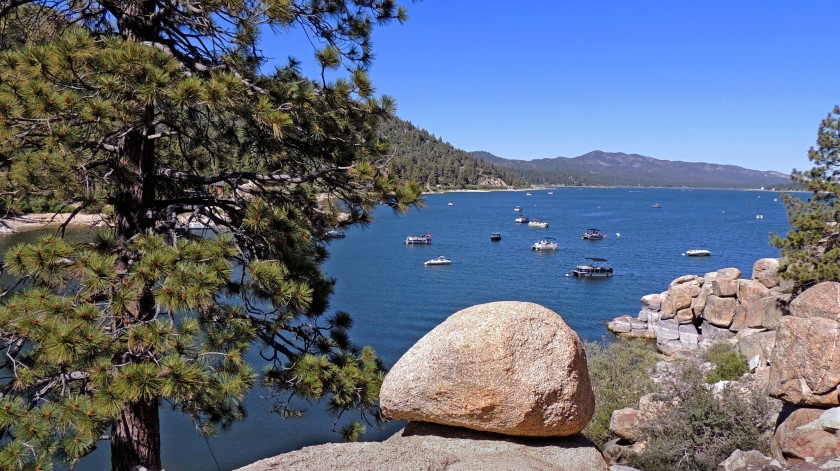 Big Bear Lake, a mountain resort town, has announced that it will stop communicating and enforcing the governor’s stay-at-home order.(Rosemary McClure / Los Angeles Times)