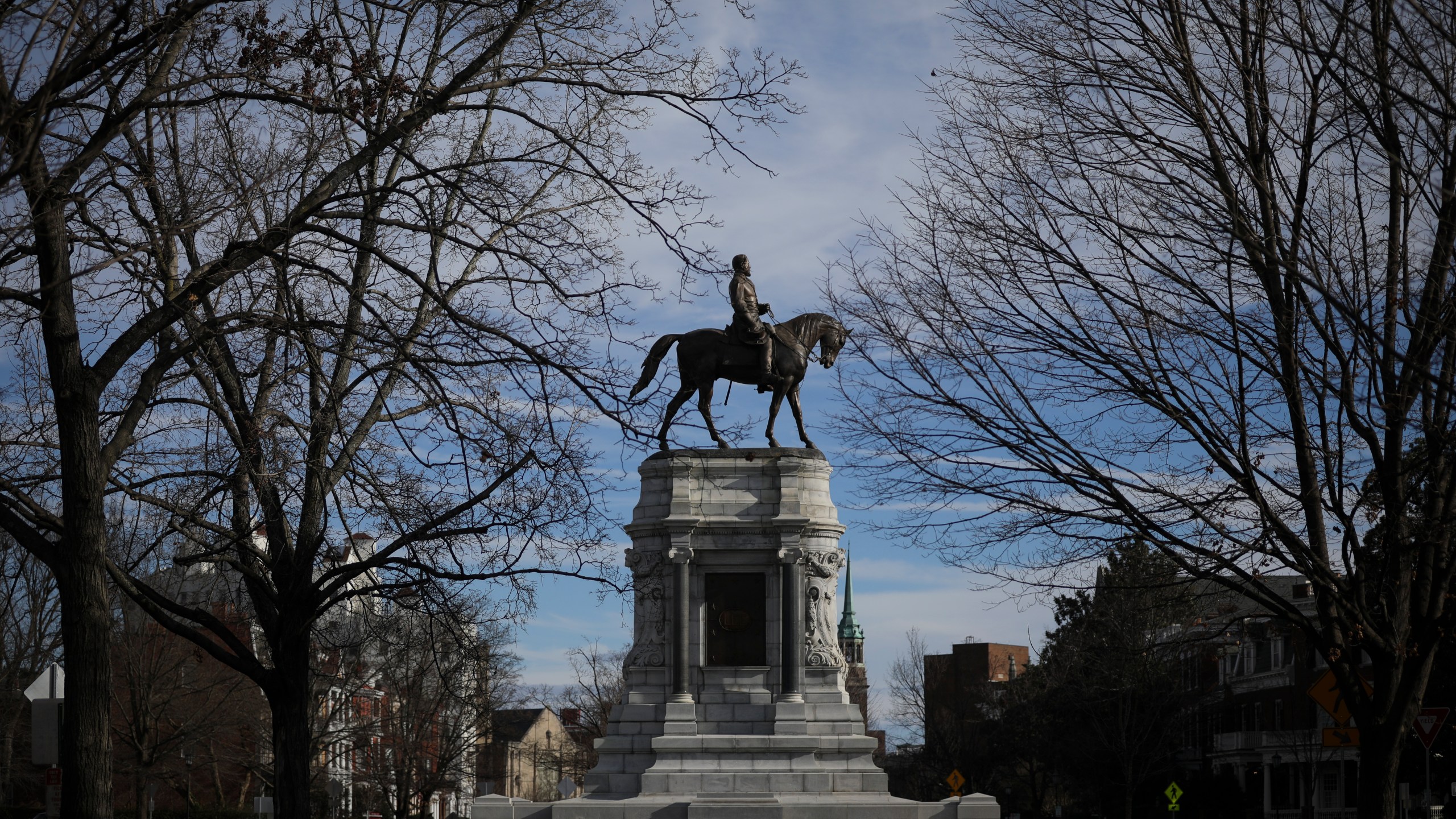 The Robert E. Lee Monument stands on Monument Avenue, February 8, 2019 in Richmond, Virginia. (Drew Angerer/Getty Images)