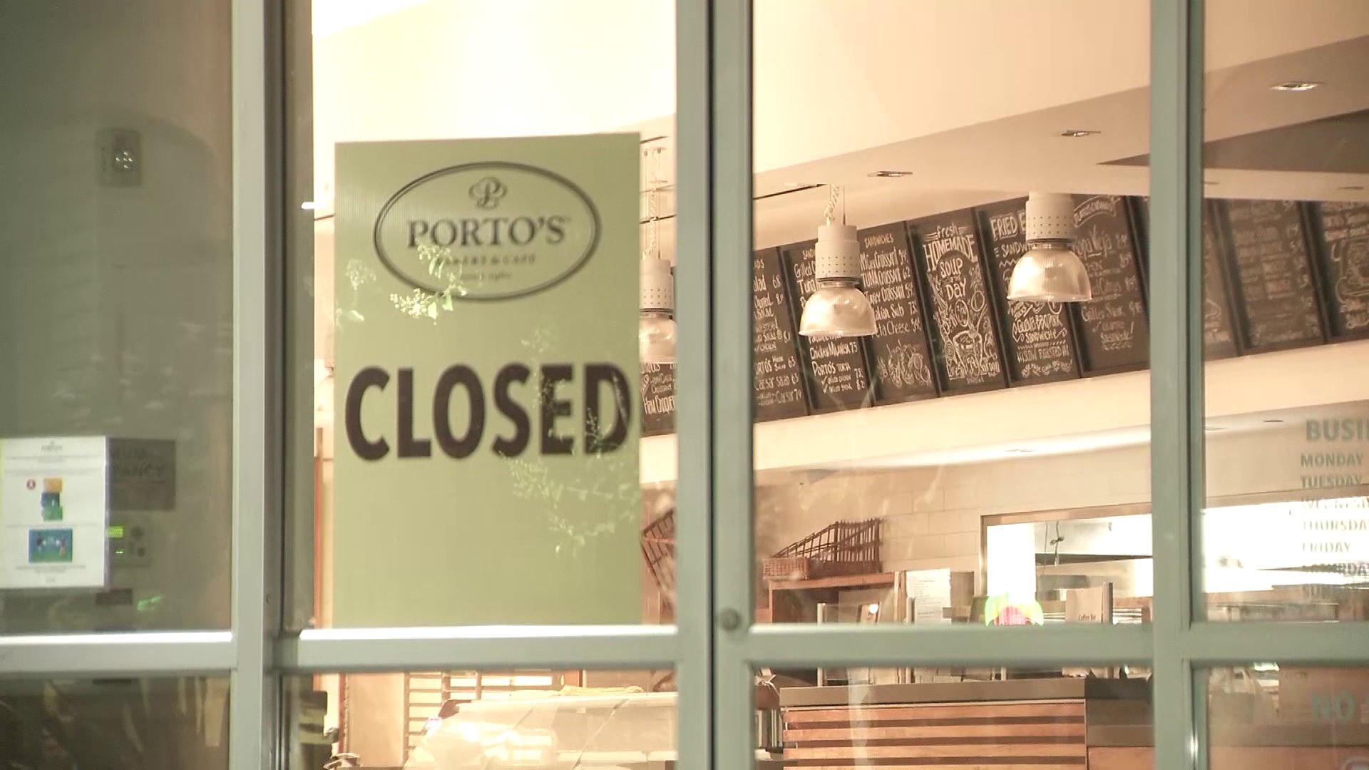 Porto's Bakery in Downey was closed for business on June 26, 2020. (KTLA)