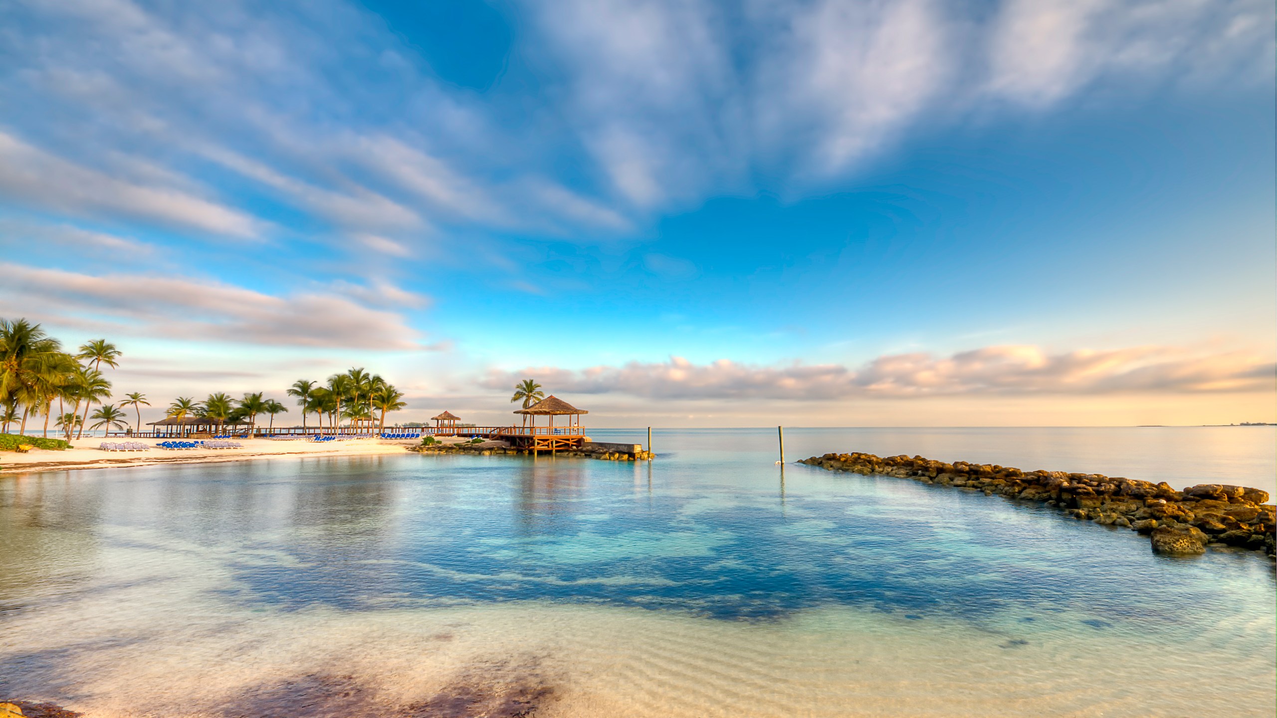 View of beach and ocean in Nassau, Bahamas. (iStock/Getty Images Plus)