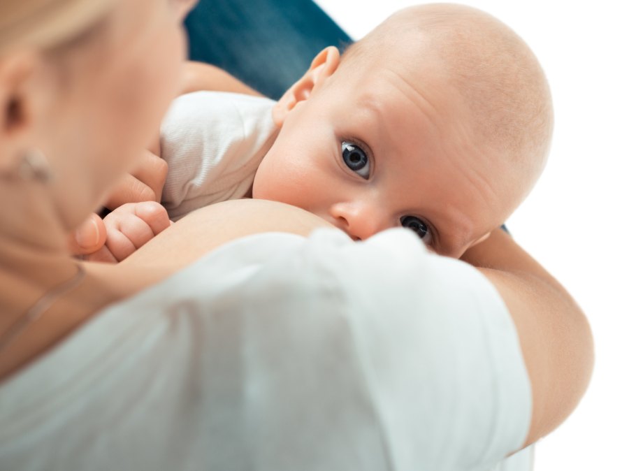 A woman breastfeeds her baby in this file image. (Shutterstock)