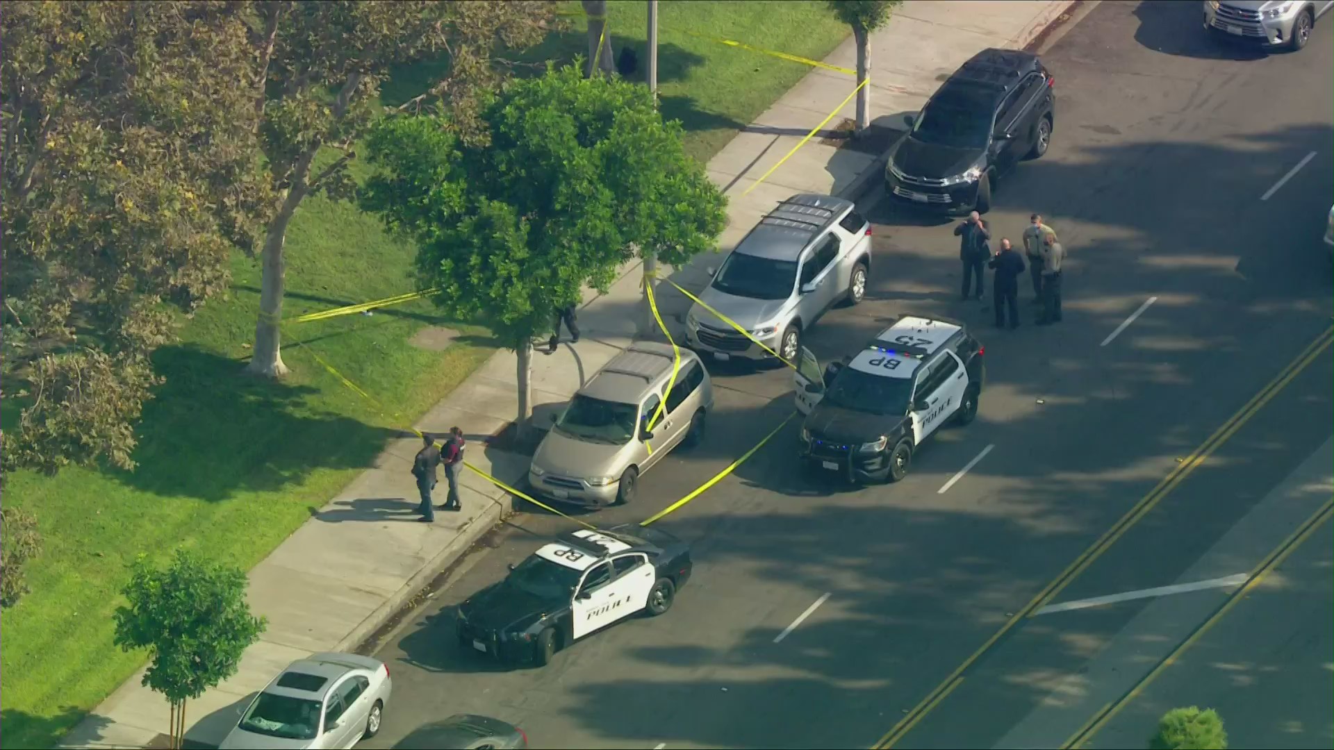 A brown minivan is seen parked in front of the Kaiser Permanente Baldwin Park Medical Center on Sept. 2, 2020. (KTLA)