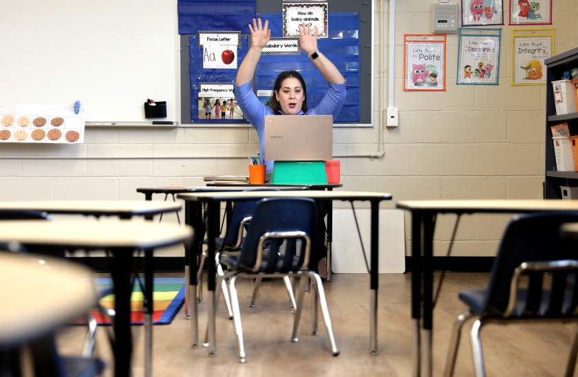 Diana Torres teaches kindergarten students from her empty classroom at St. Joseph Catholic Elementary School in La Puente in 2020. (Christina House/Los Angeles Times)