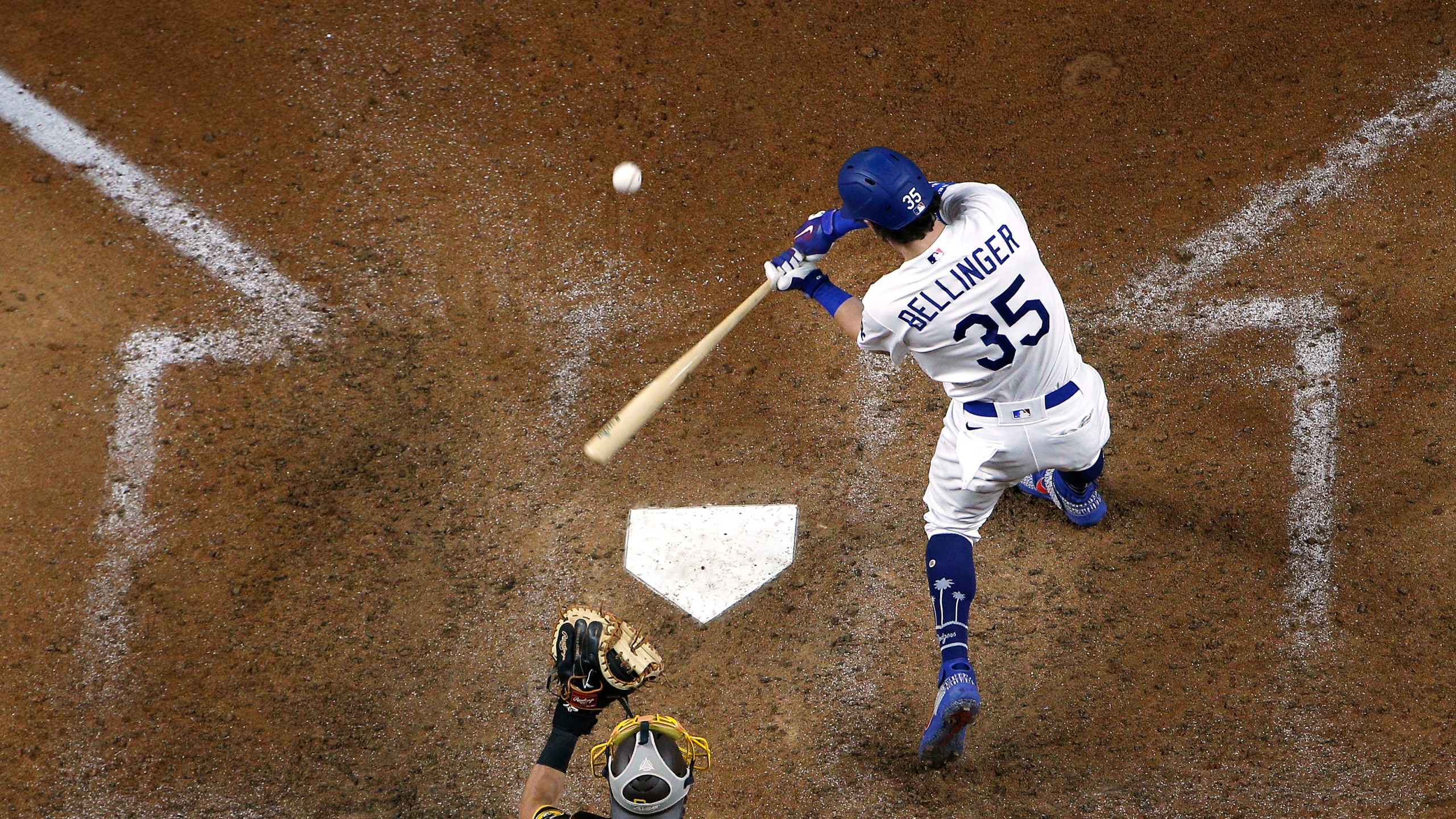 Cody Bellinger of the Los Angeles Dodgers bats against the San Diego Padres in Game Two of the National League Division Series in Arlington, Texas, on Oct. 7, 2020. (Tom Pennington / Getty Images)