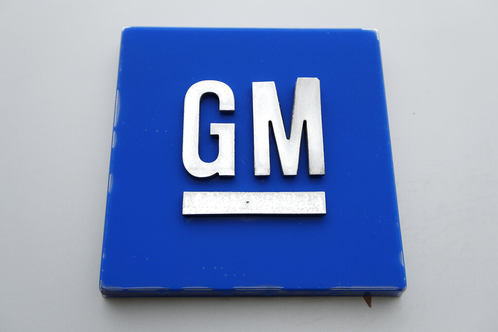 This Jan. 27, 2020 file, photo shows the General Motors logo in Hamtramck, Mich. General Motors is recalling more than 217,000 vehicles in the U.S. and Canada because transmission oil can leak, causing them to stop or catch fire. (AP Photo/Paul Sancya, File)