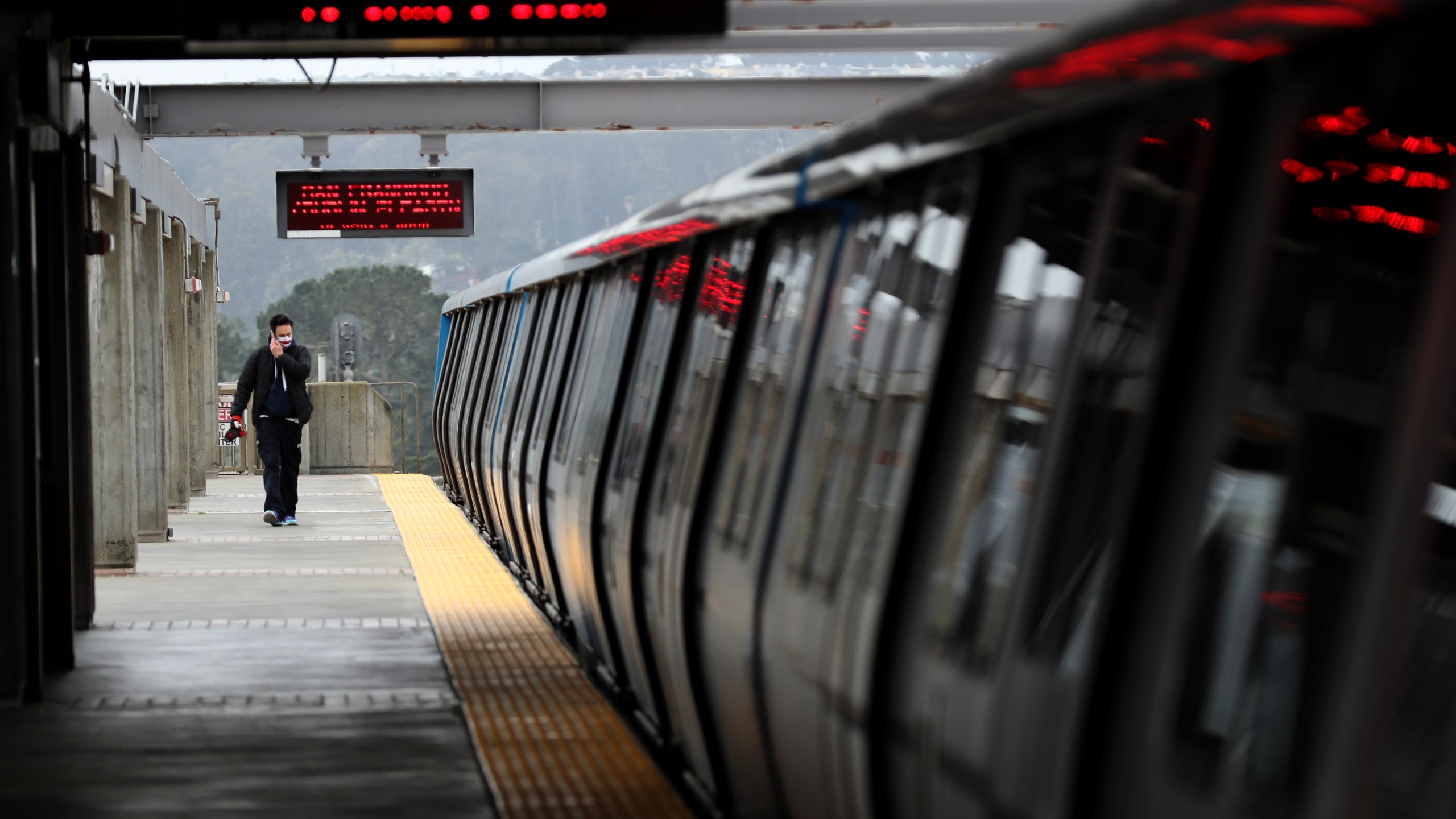 The platform at the Daly City Bay Area Rapid Transit (BART) station is deserted on April 8, 2020 in Daly City, California. (Justin Sullivan/Getty Images)