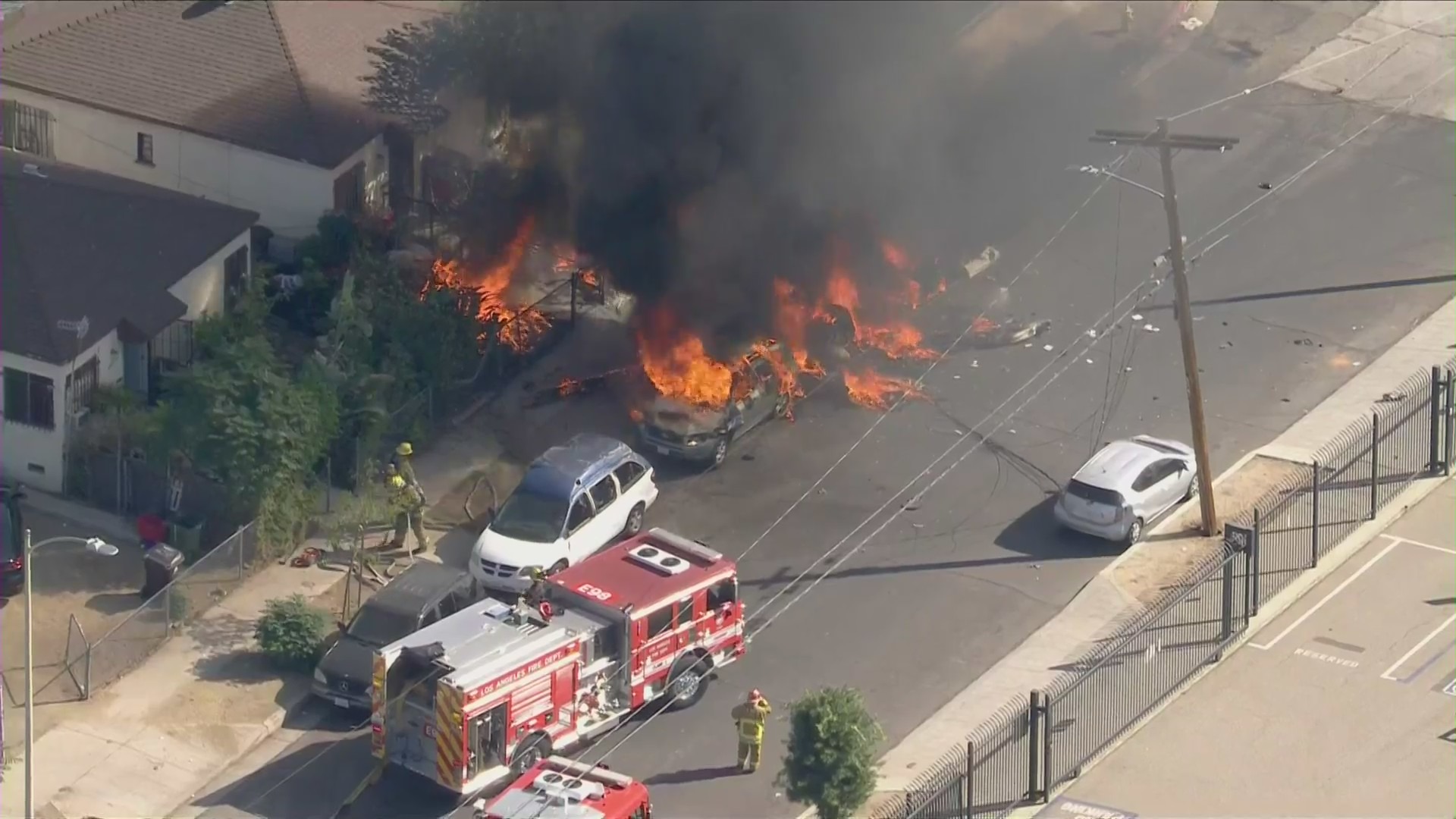 Emergency crews respond to a plane crash in Pacoima. (KTLA)