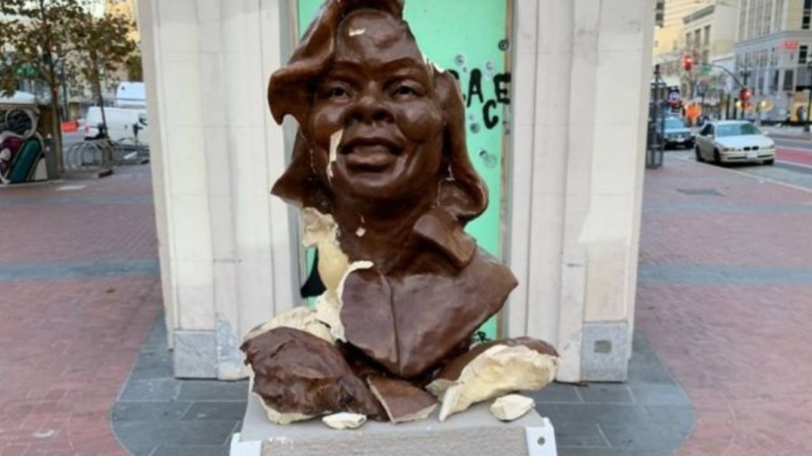 A bust honoring Breonna Taylor was smashed in Oakland on Dec. 26, 2020. (GoFundMe)