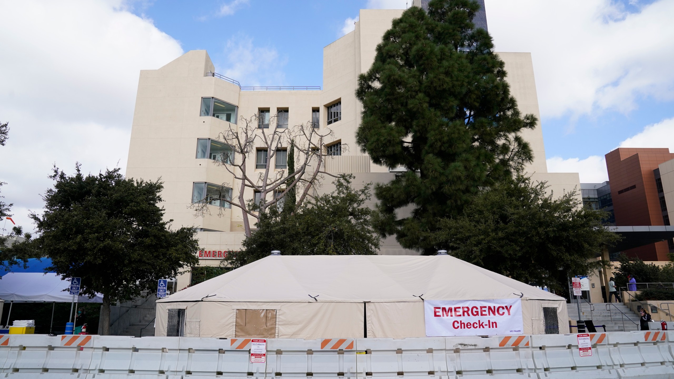 Medical tents are set up outside the emergency room at UCI Medical Center Thursday, Dec. 17, 2020, in Irvine, Calif. (Ashley Landis/AP Photo)