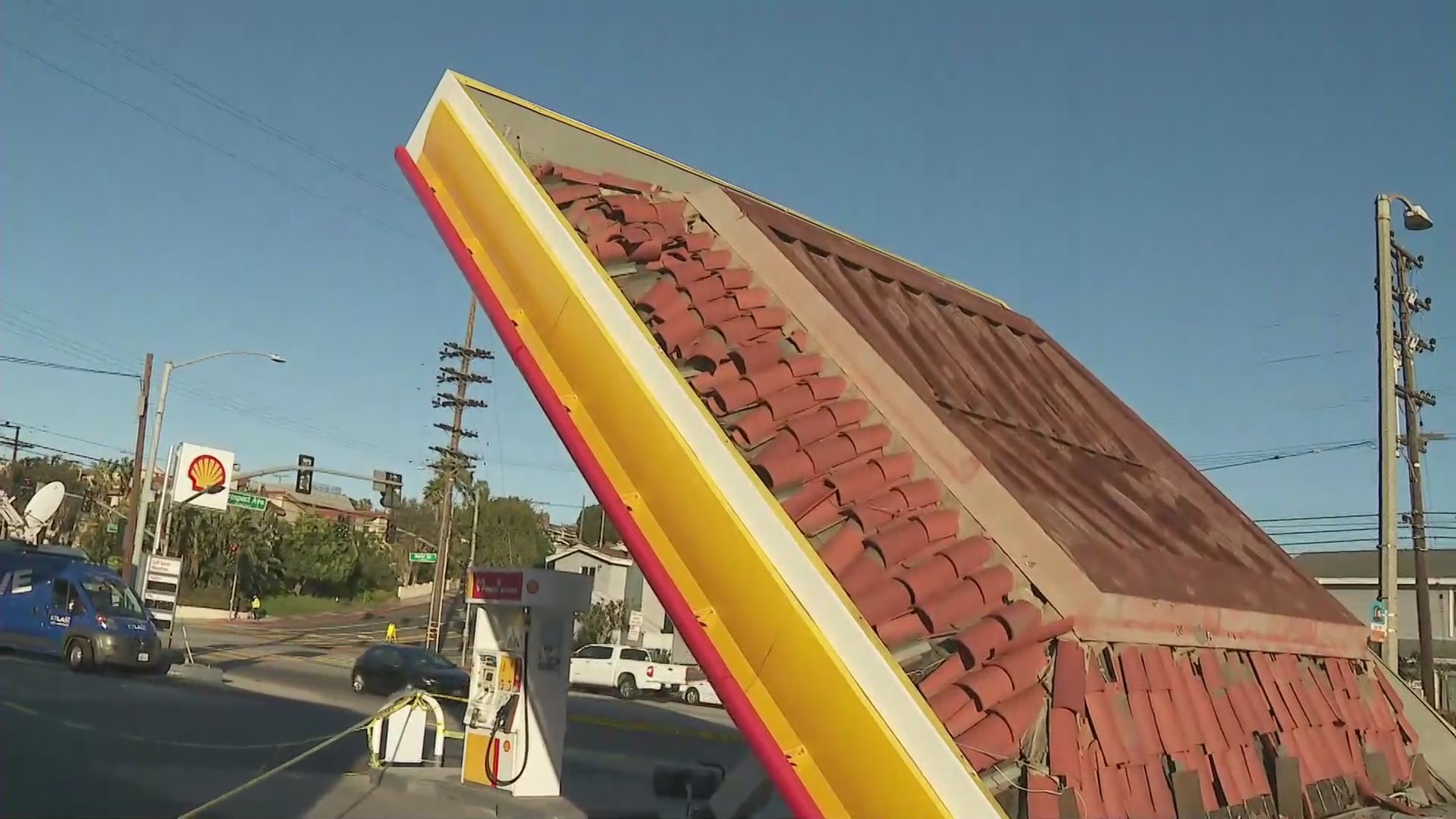 A Shell Gas Station canopy collapsed amid strong winds on March 15, 2021. (KTLA)