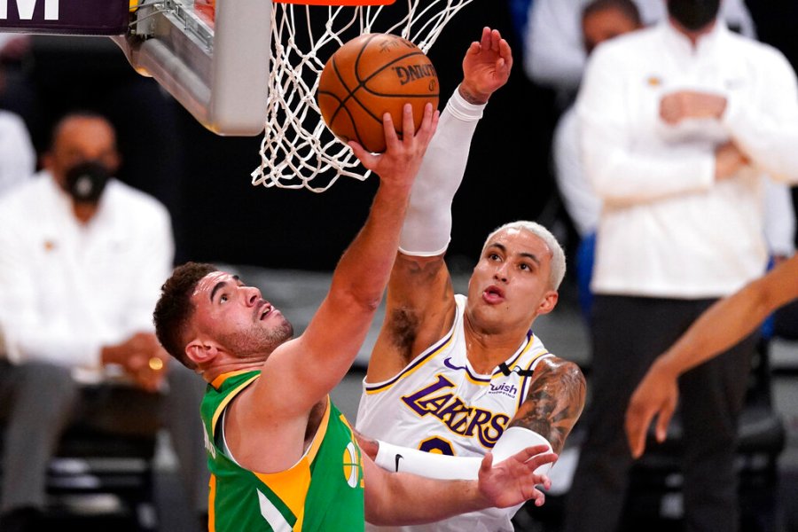 Lakers hold off NBA-leading Jazz 127-115 in OT