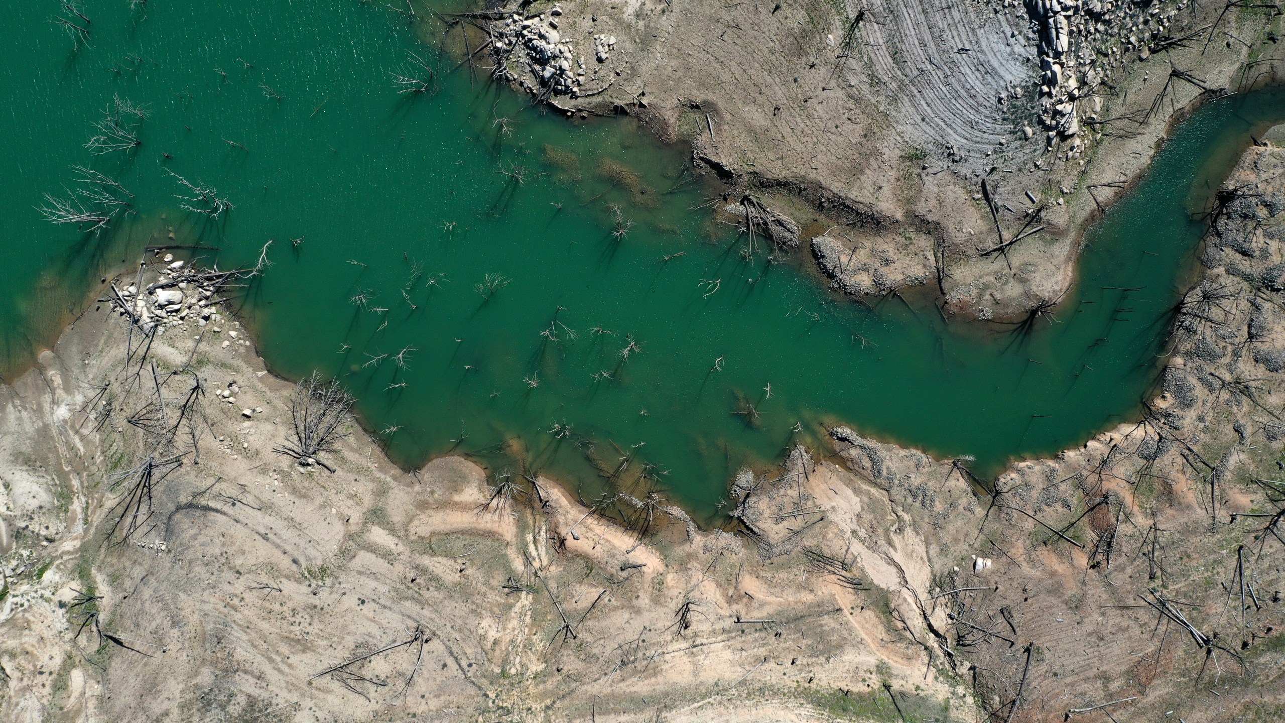 In an aerial view, low water levels are visible at Lake Oroville on April 27, 2021 in Oroville. (Justin Sullivan/Getty Images)