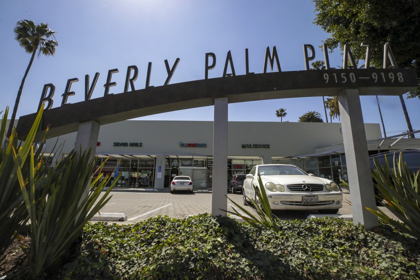 The exterior of U.S. Private Vaults in a Beverly Hills strip mall is seen in an undated photo. (Irfan Khan/Los Angeles Times)