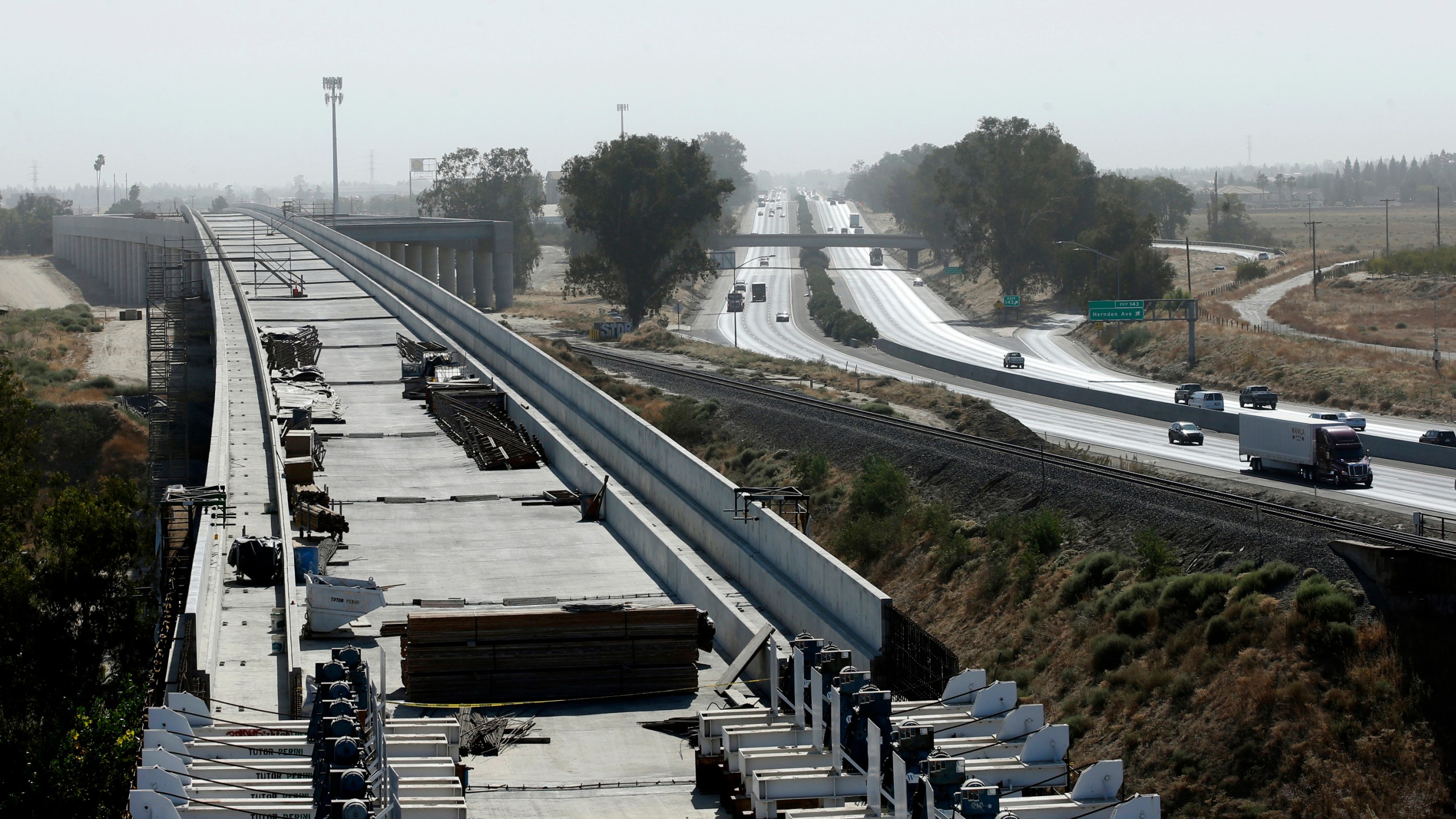 The high-speed rail viaduct paralleling Highway 99 near Fresno, Calif., is seen on Oct. 9, 2019. (Rich Pedroncelli / Associated Press)