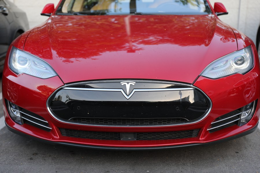 A Tesla vehicle is seen at a dealership on Jan. 3, 2019 in Miami, Florida. (Joe Raedle/Getty Images)