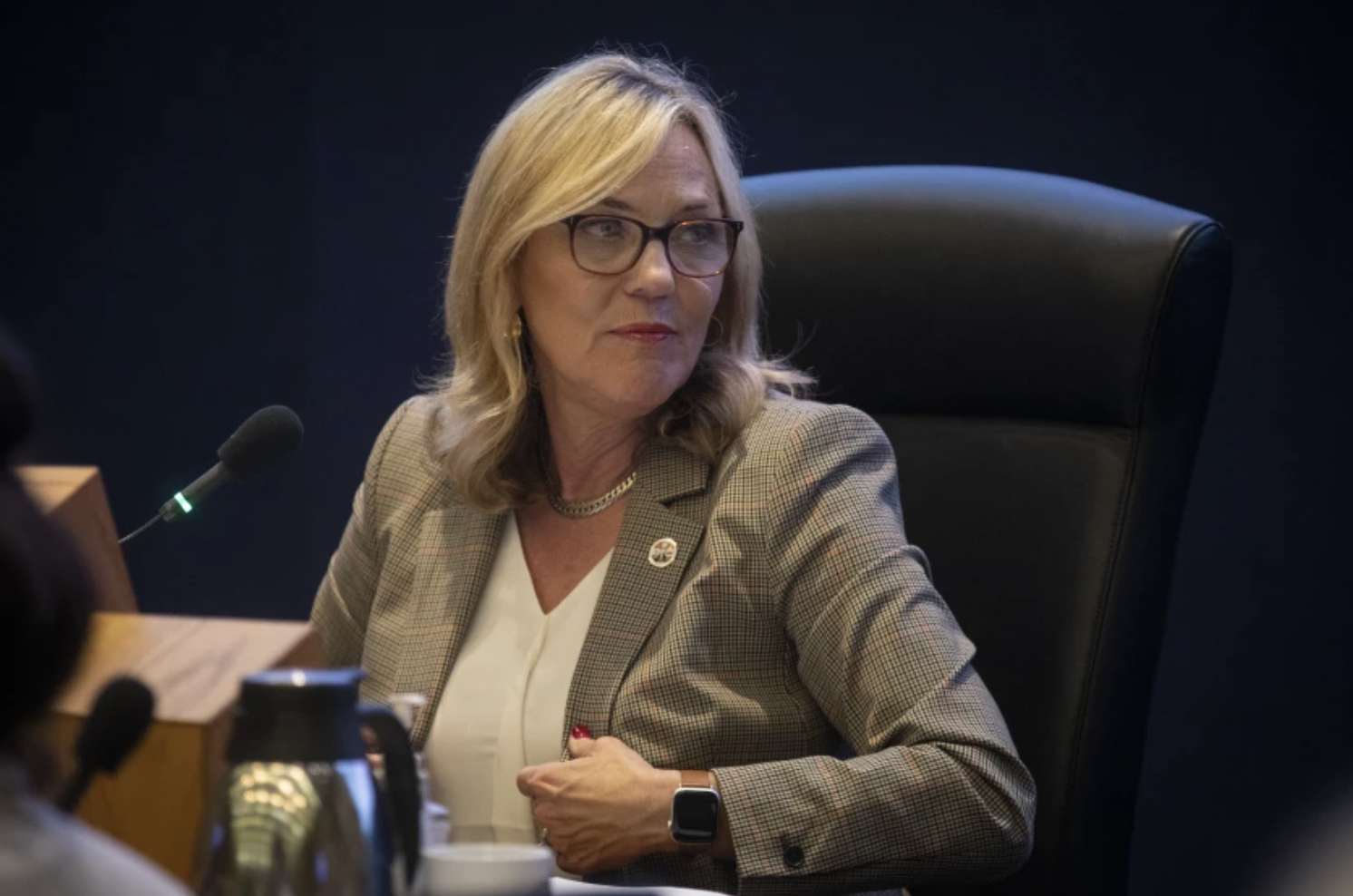 L.A. County Supervisor Kathryn Ann Barger broke ranks with county public health officials this week and called on Gov. Gavin Newson to follow more relaxed guidelines set by federal officials regarding the wearing of masks. (Francine Orr / Los Angeles Times)